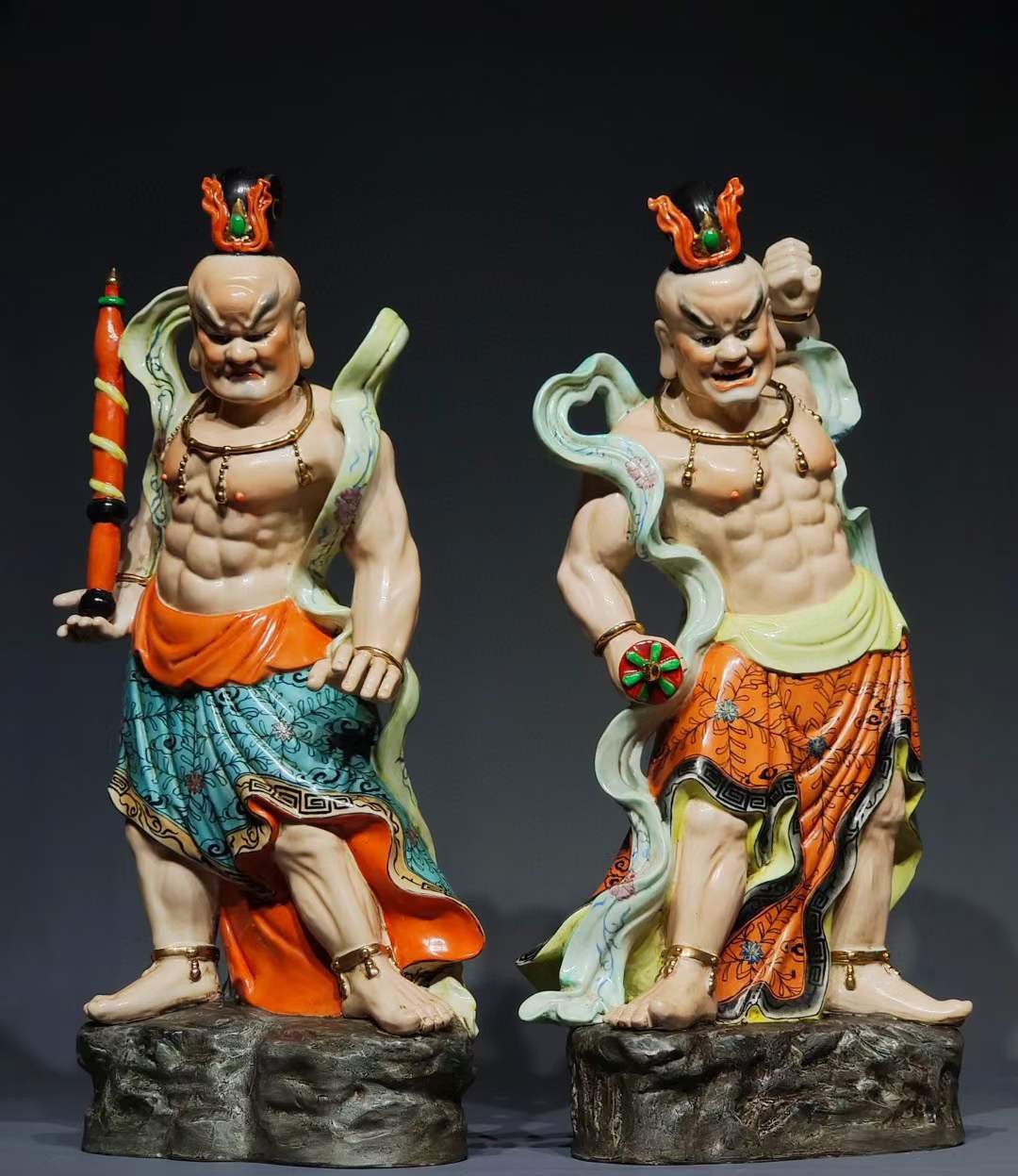 “寺庙拆迁偶得” 三十年代【曾龙昇】倾心之作！ 【哼哈二将】 一名郑伦，能鼻哼白气制敌；一名陈奇，能口哈黄气擒将。 “寺庙拆迁偶得” 三十年代【曾龙昇】倾心之作！ 【哼哈二将】 一名郑伦，能鼻哼白气制敌；一名陈奇，能口哈黄气擒将。