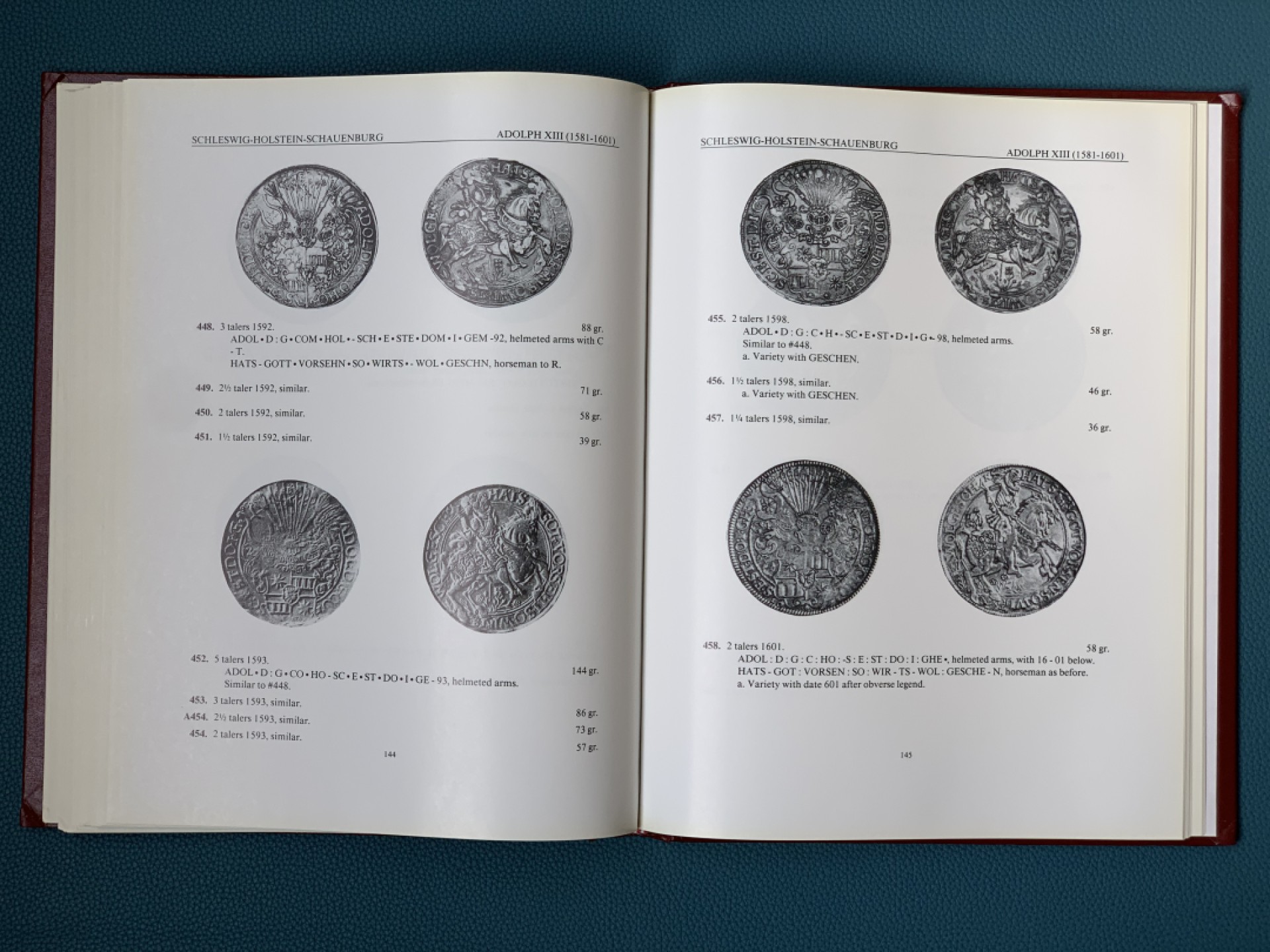 《竞宝斋》第154场-周日，周一，周四 3场 (全场包邮) 绝版书籍 达文波特 大直径银币目录 近全新，这本书更少见，国外也难寻，16世纪--19世纪，书籍为精装厚皮，纸张优良，很多稀少评级币此书均有收录，十分难得，值得收藏