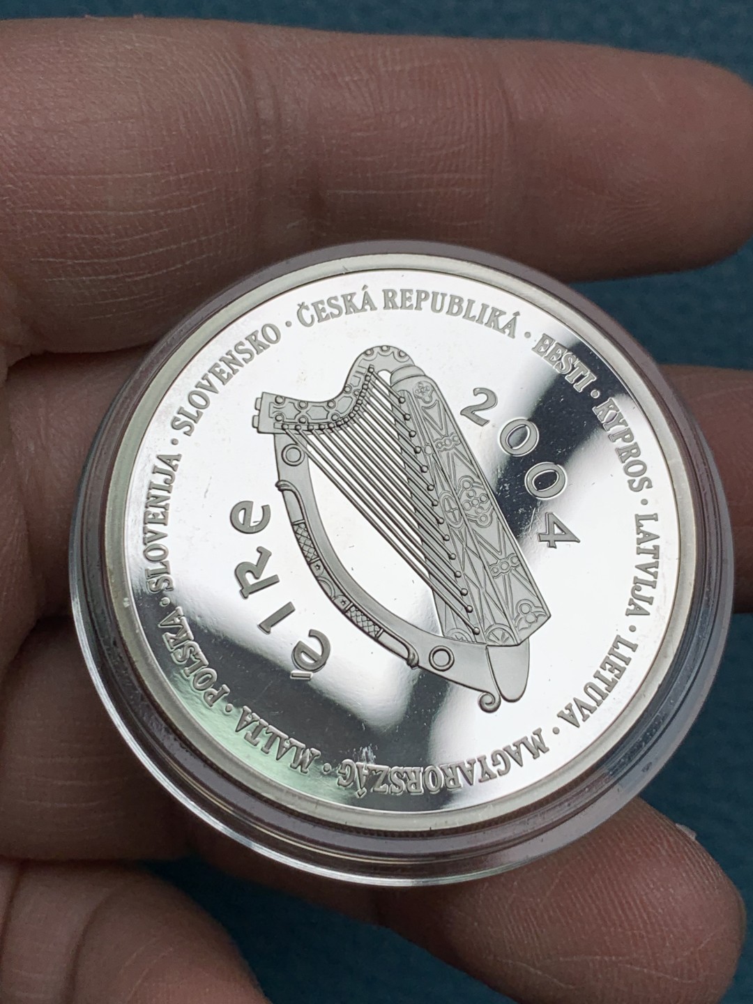 《竞宝斋》第154场-周日，周一，周四 3场 (全场包邮) 爱尔兰2004年 天鹅 10欧元精制大银币 28.28克 925银