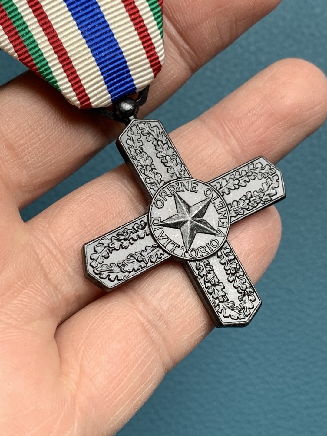 《竞宝斋》第154场-周日，周一，周四 3场 (全场包邮) 意大利维托里奥 维尼 十字勋章 品相一流