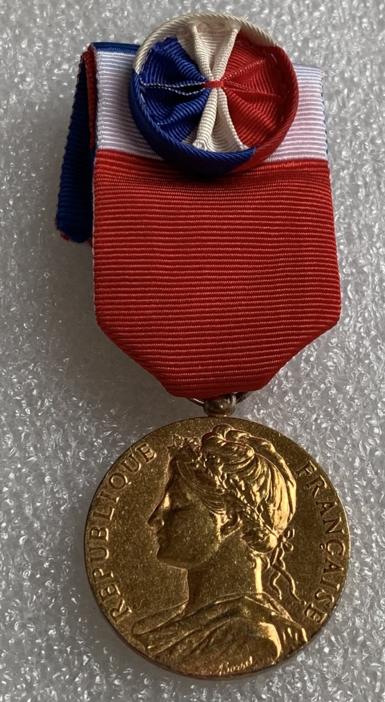 瓶子🏺第87期拍卖会 法国1996年镀金银质劳动奖章