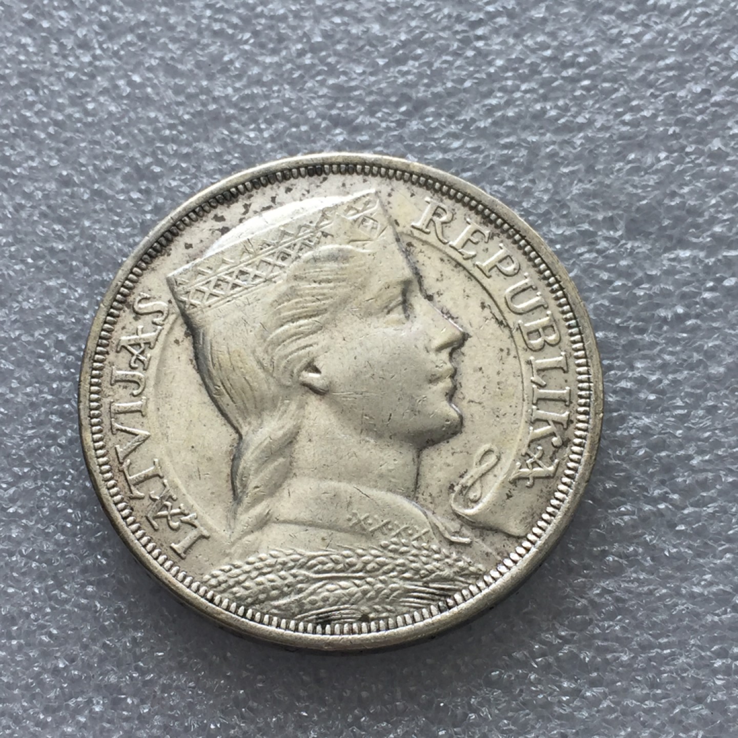 方圆集藏第三期专场 11226-拉脱维亚1931年5特拉女神大银币