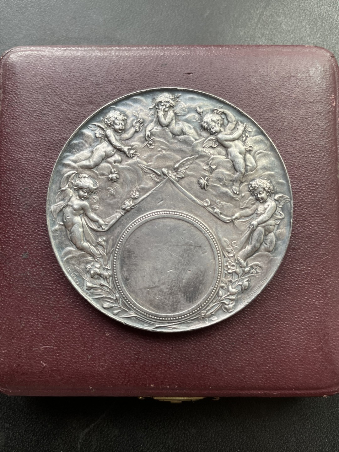 欧洲章牌-拍卖第20场 L.Bottee～法国婚礼原盒银章 （大版）