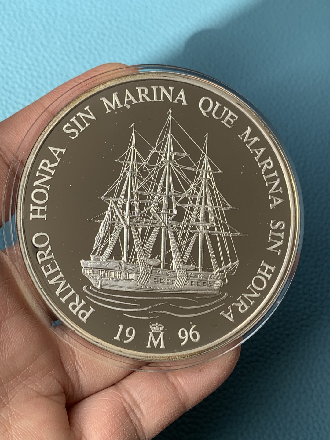 《竞宝斋》第154场-周日，周一，周四 3场 (全场包邮) 西班牙1996年 大航海 25ECU 精制大银币 木盒证书 168.75克 925银