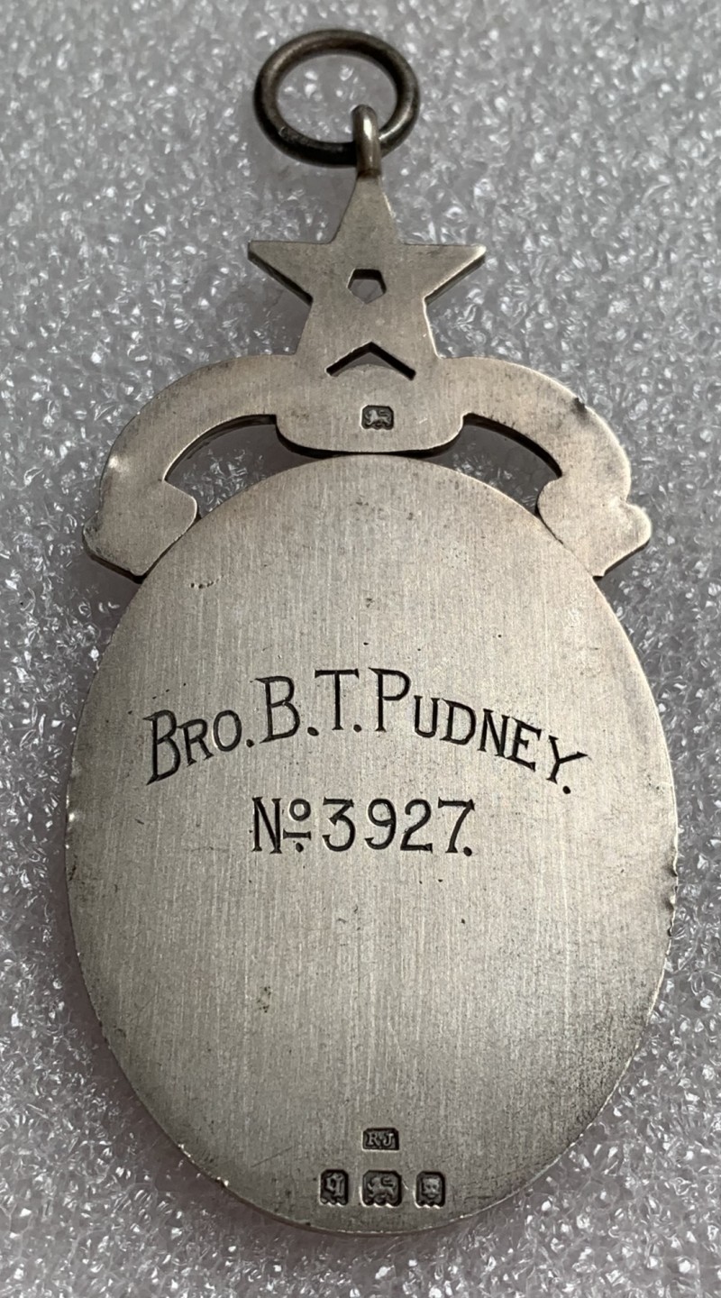 瓶子🏺第87期拍卖会 英国1900-1930年共济会成员洗礼银质奖章