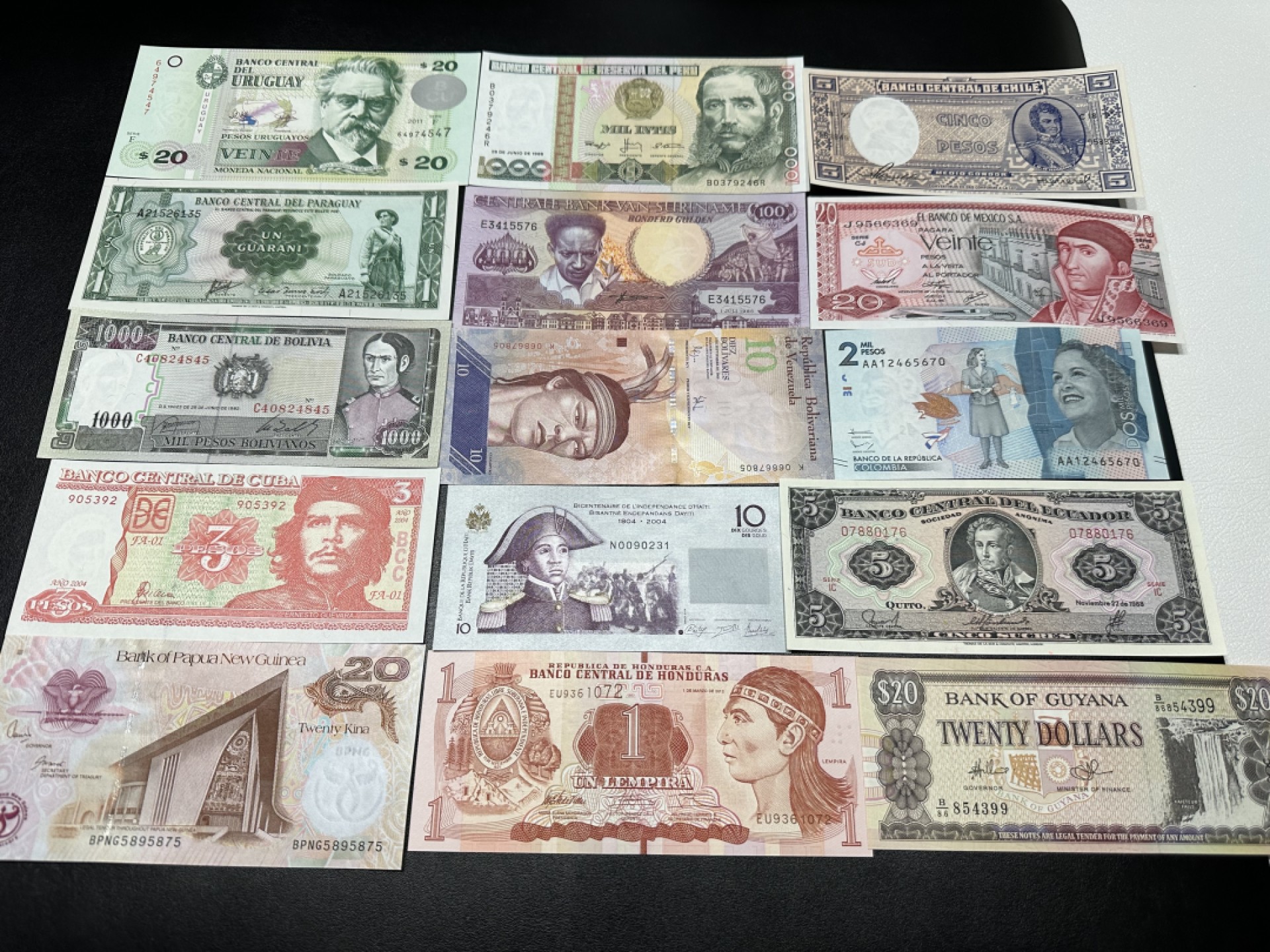 《外钞收藏家》第二百六十一期（连拍第一场） 15张精美纸币一起 全新UNC