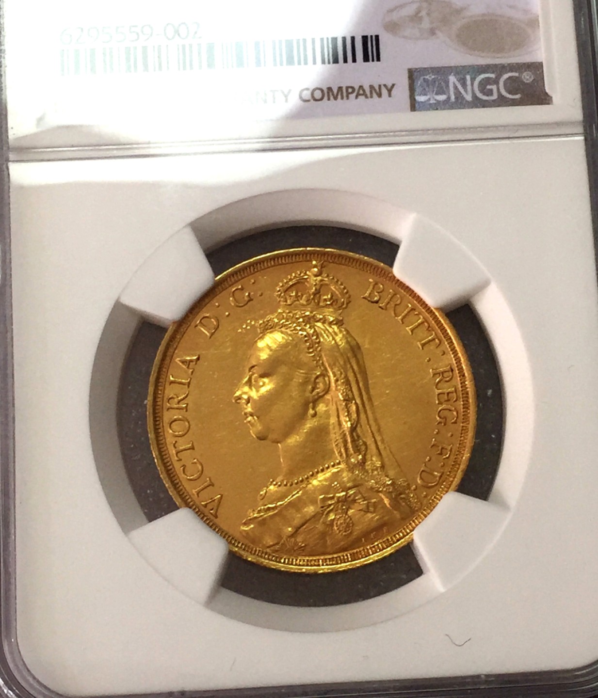方圆集藏第三期专场 11235-NGC61分英国1887年维多利亚高冠马剑2索维林金币