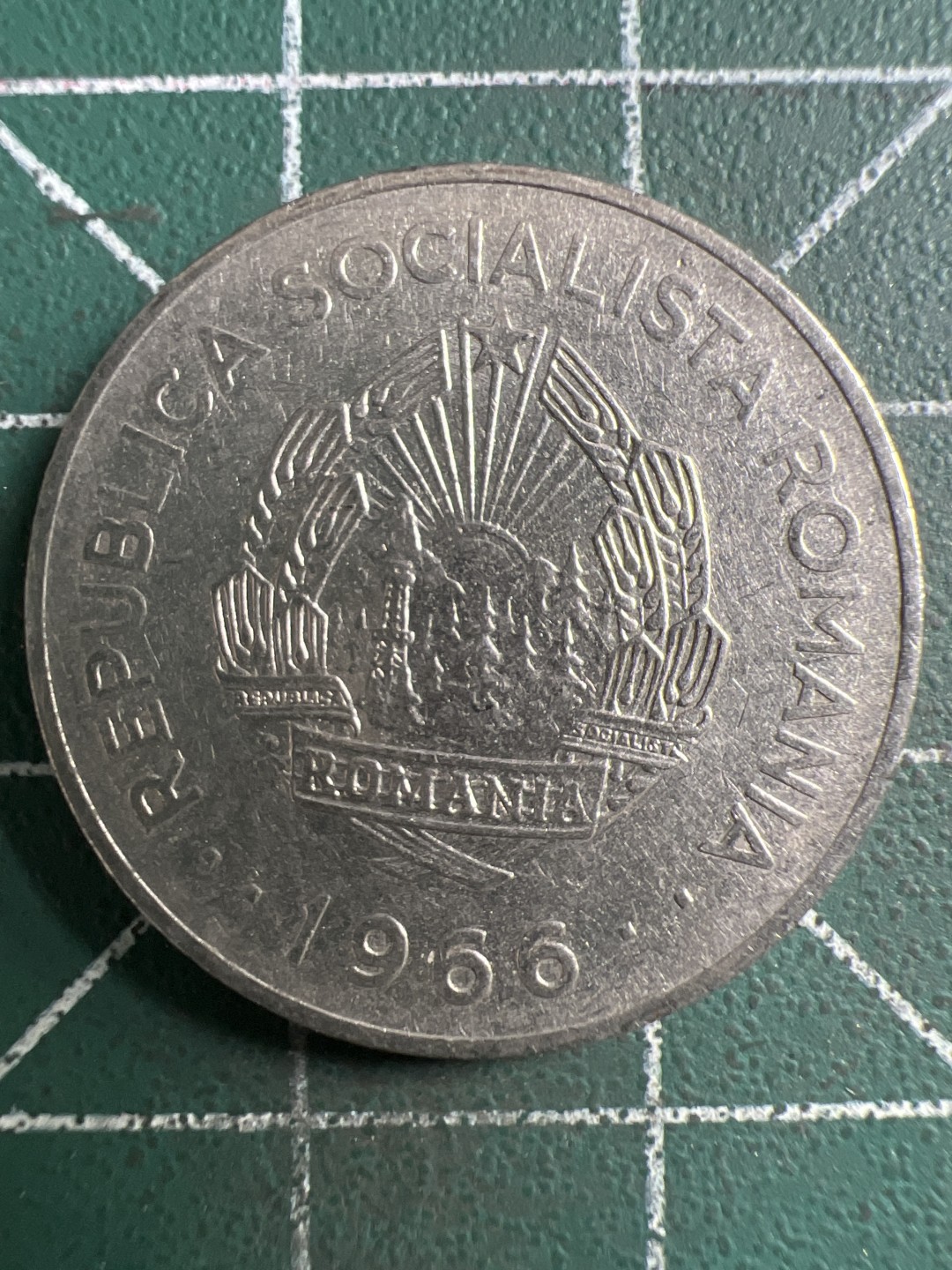 泡泡堂微拍第一 二 七幕硬币捡漏可累计专场👿👿，累计满二十元包邮，接受代拍业务 罗马尼亚1列伊