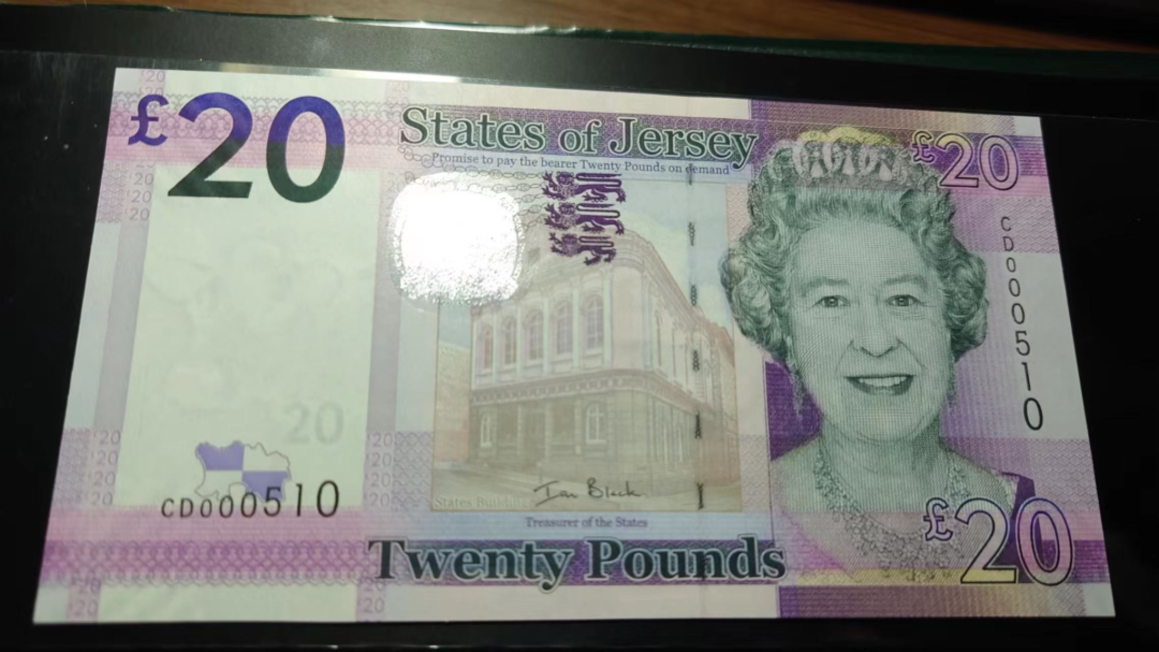 【世界钱币收藏】精选微拍第58期暨2023年第五期 新品裸钞评级币混合场 2010年泽西岛20镑 百位小号无47尾号510 全新绝品