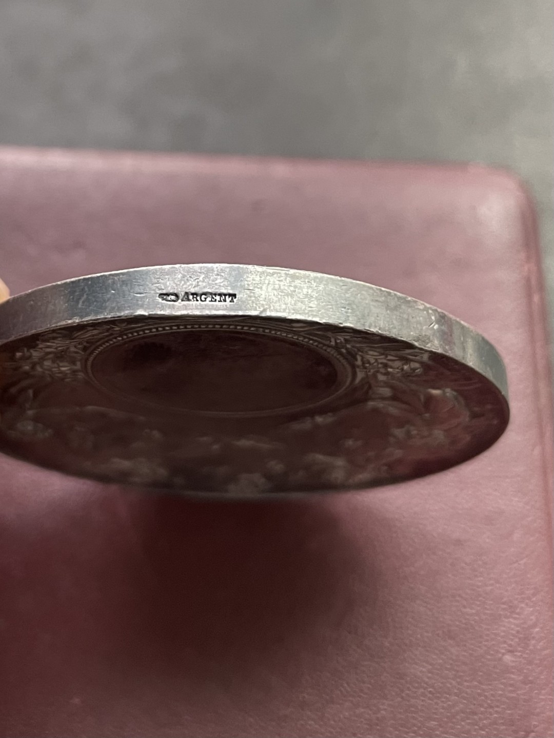 欧洲章牌-拍卖第20场 L.Bottee～法国婚礼原盒银章 （大版）