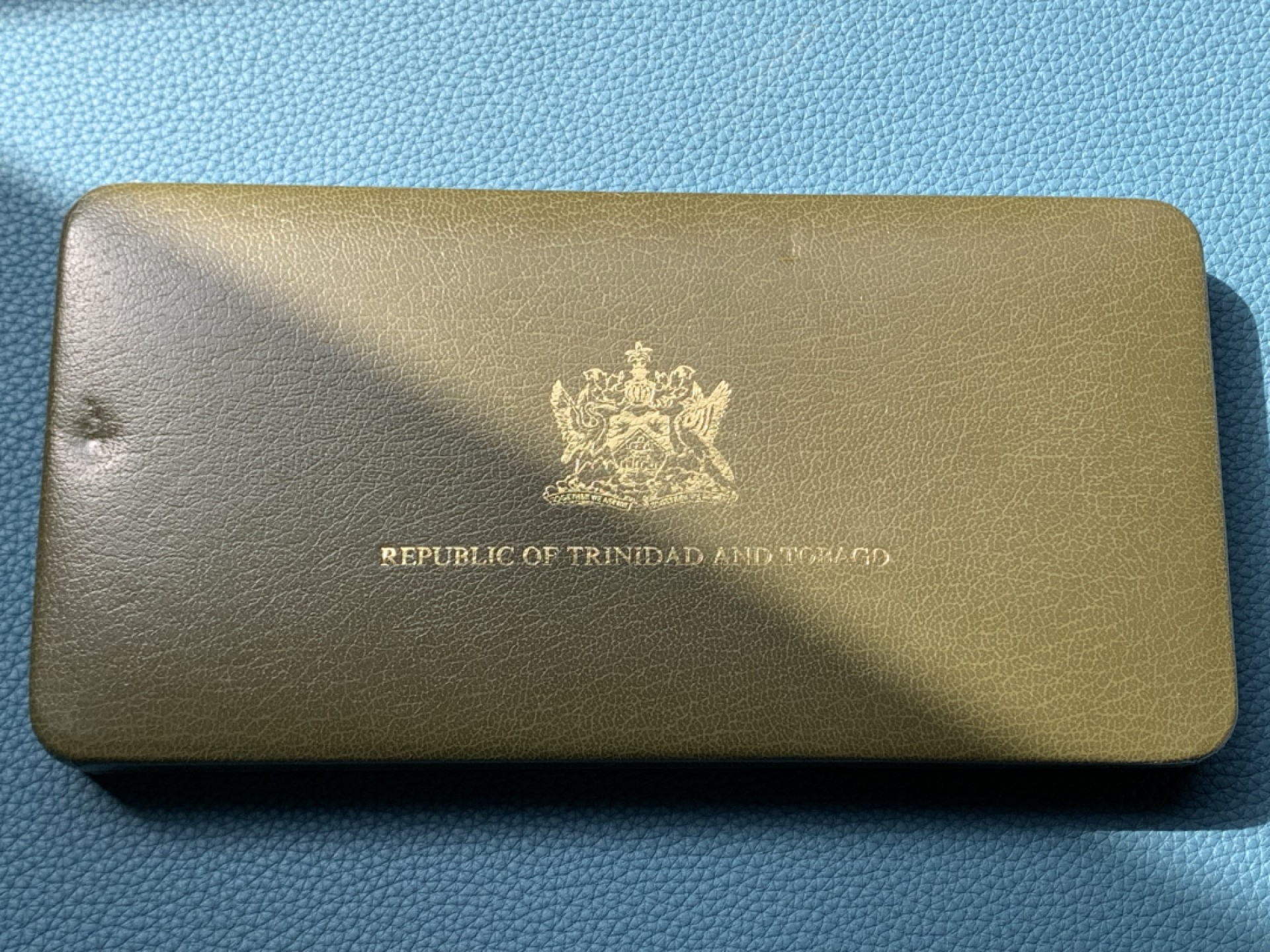 《竞宝斋》第154场-周日，周一，周四 3场 (全场包邮) 特立尼牙多巴哥 1976年 八枚套精制币 其中 5和10元最大两枚都是925银币