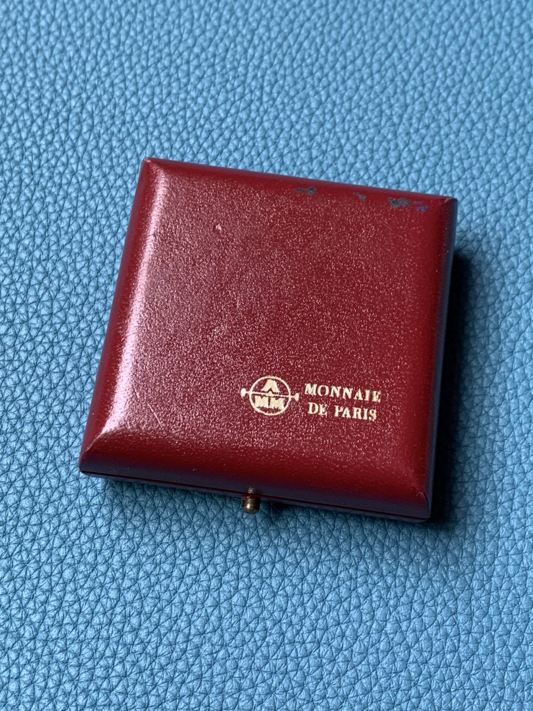 《竞宝斋》第154场-周日，周一，周四 3场 (全场包邮) 法国1988年 自由女神 100法郎精制币 红盒子证书