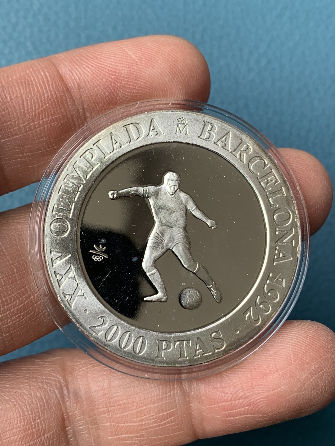 《竞宝斋》第154场-周日，周一，周四 3场 (全场包邮) 西班牙1992年 巴塞罗那奥运足球 2000比塞塔精制大银币 27克 925银