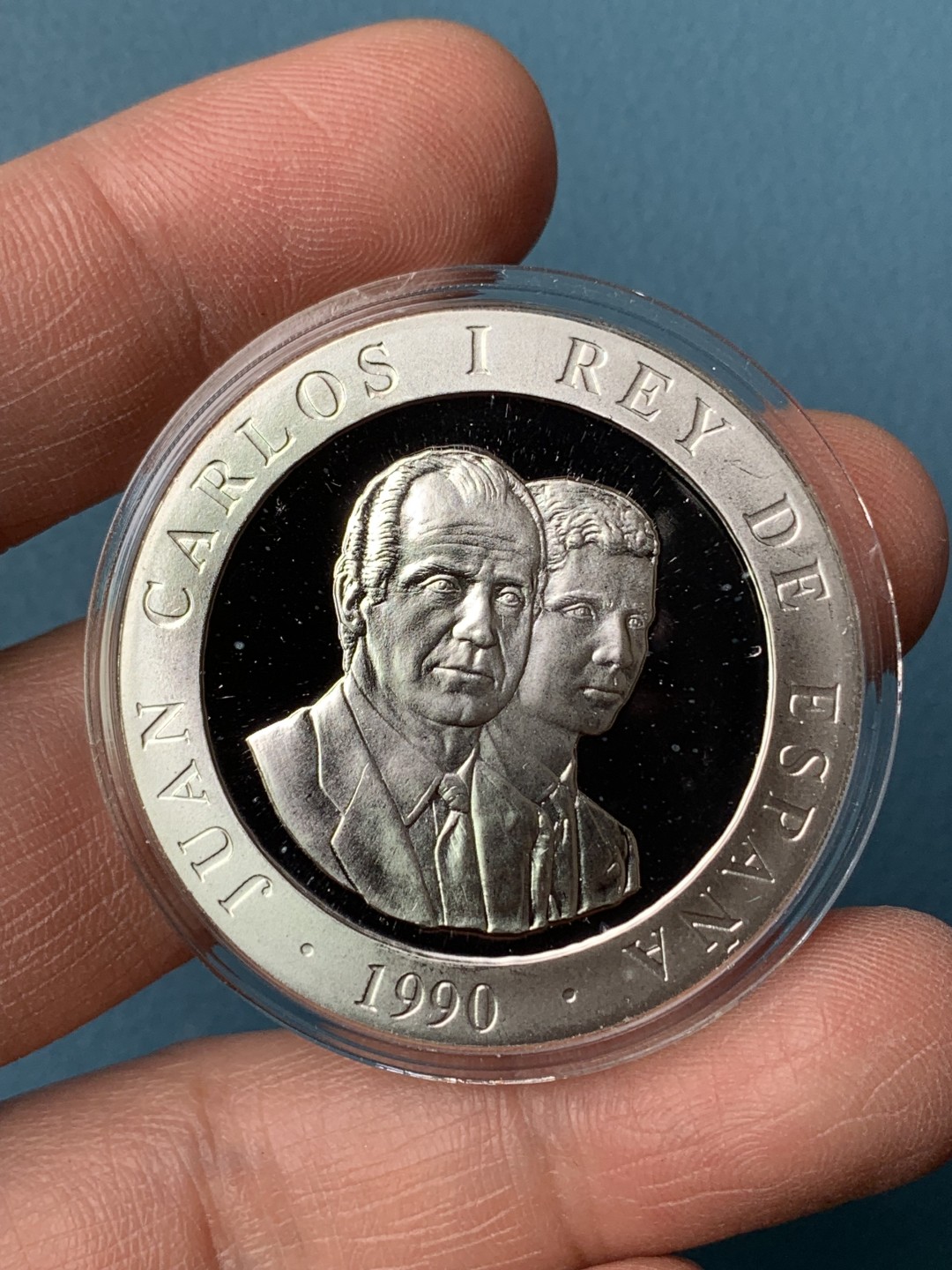 《竞宝斋》第154场-周日，周一，周四 3场 (全场包邮) 西班牙1992年 巴塞罗那奥运足球 2000比塞塔精制大银币 27克 925银