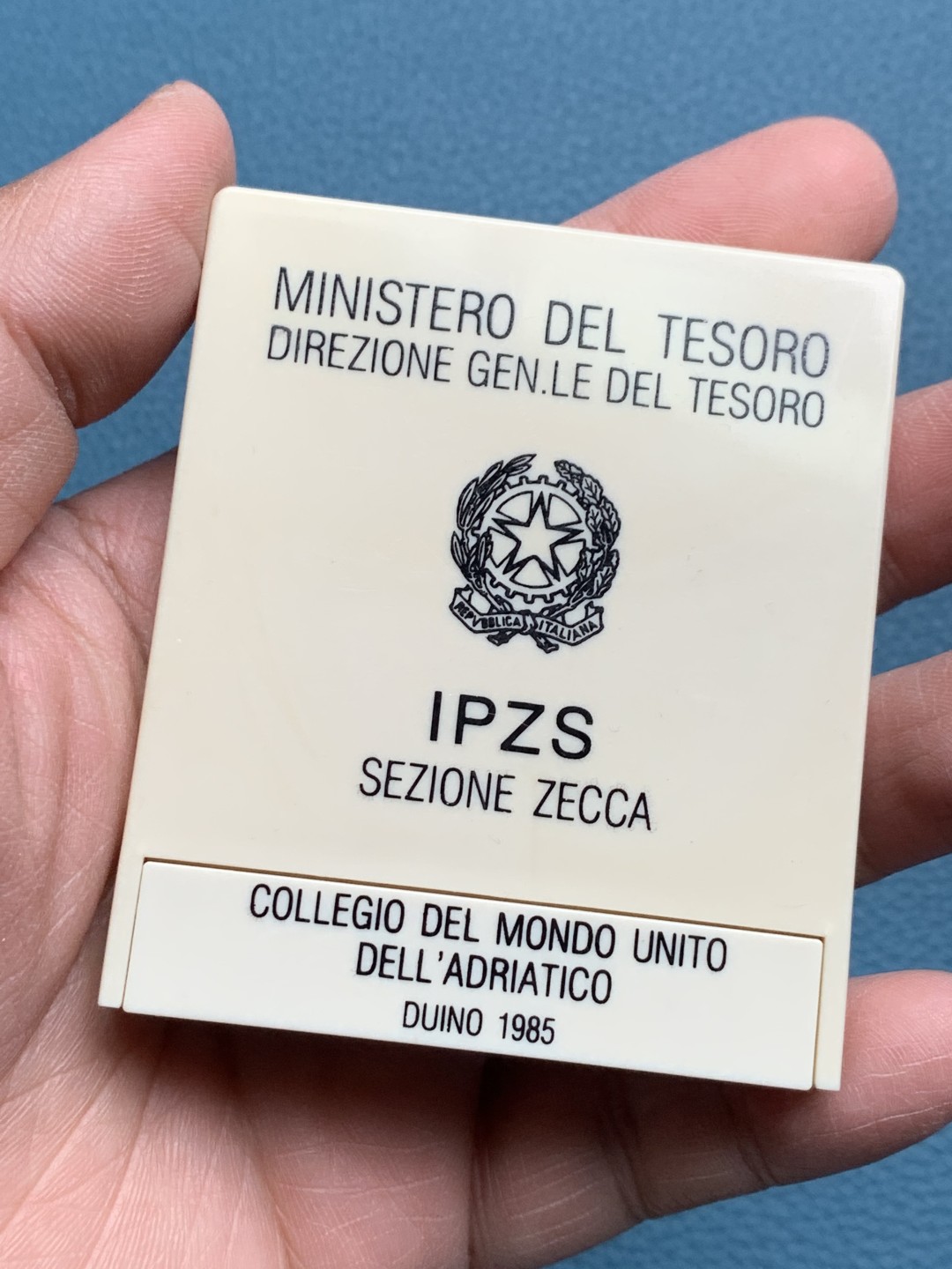 《竞宝斋》第154场-周日，周一，周四 3场 (全场包邮) 意大利1985年 双地球 500里拉银币 稀少版式
