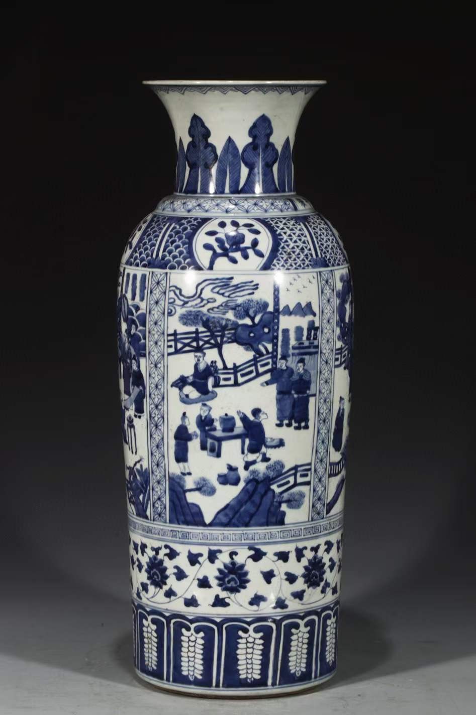 美品.款式“大明嘉靖年制”精工细作青花开窗人物纹桶瓶