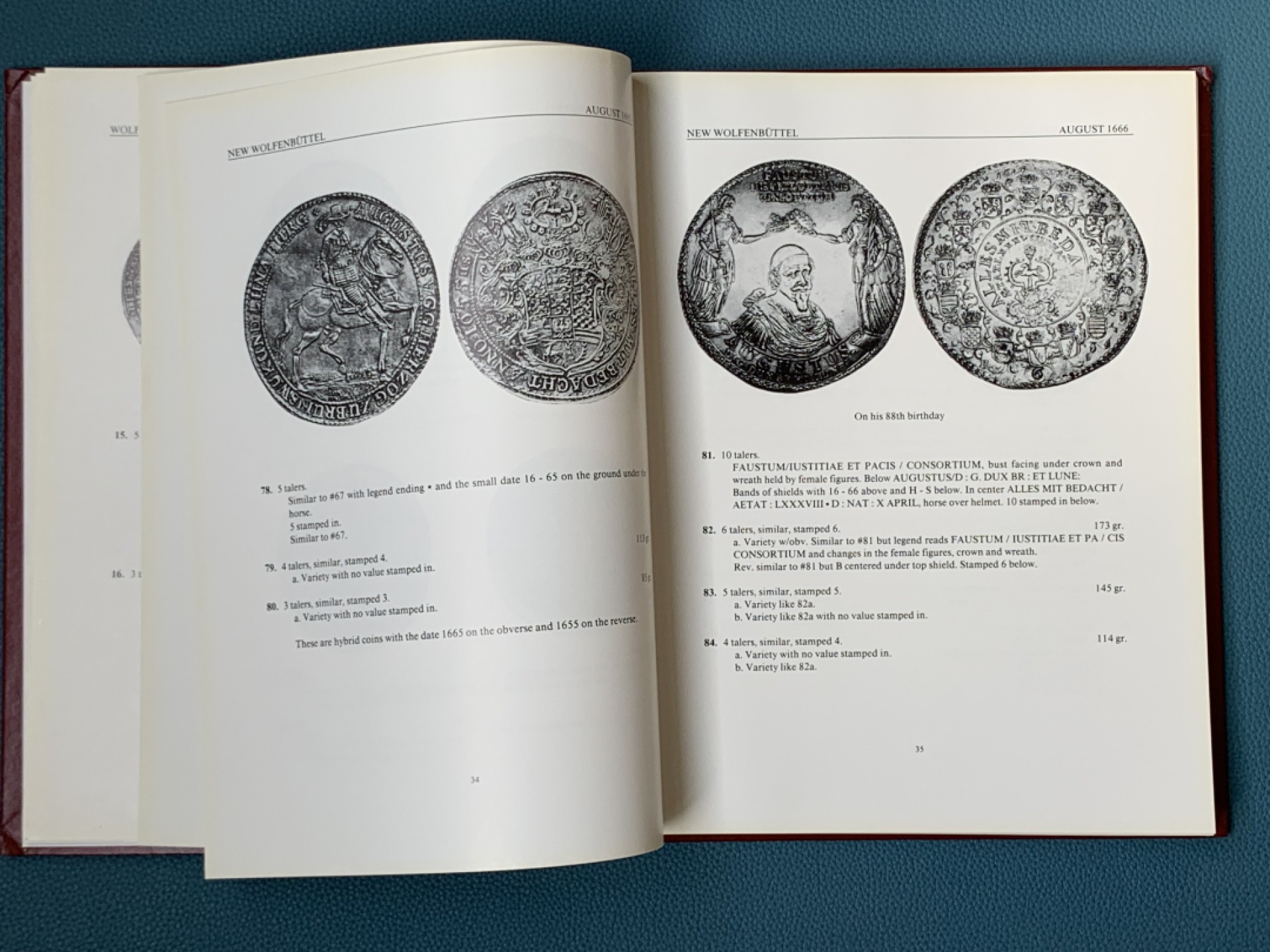 《竞宝斋》第154场-周日，周一，周四 3场 (全场包邮) 绝版书籍 达文波特 大直径银币目录 近全新，这本书更少见，国外也难寻，16世纪--19世纪，书籍为精装厚皮，纸张优良，很多稀少评级币此书均有收录，十分难得，值得收藏