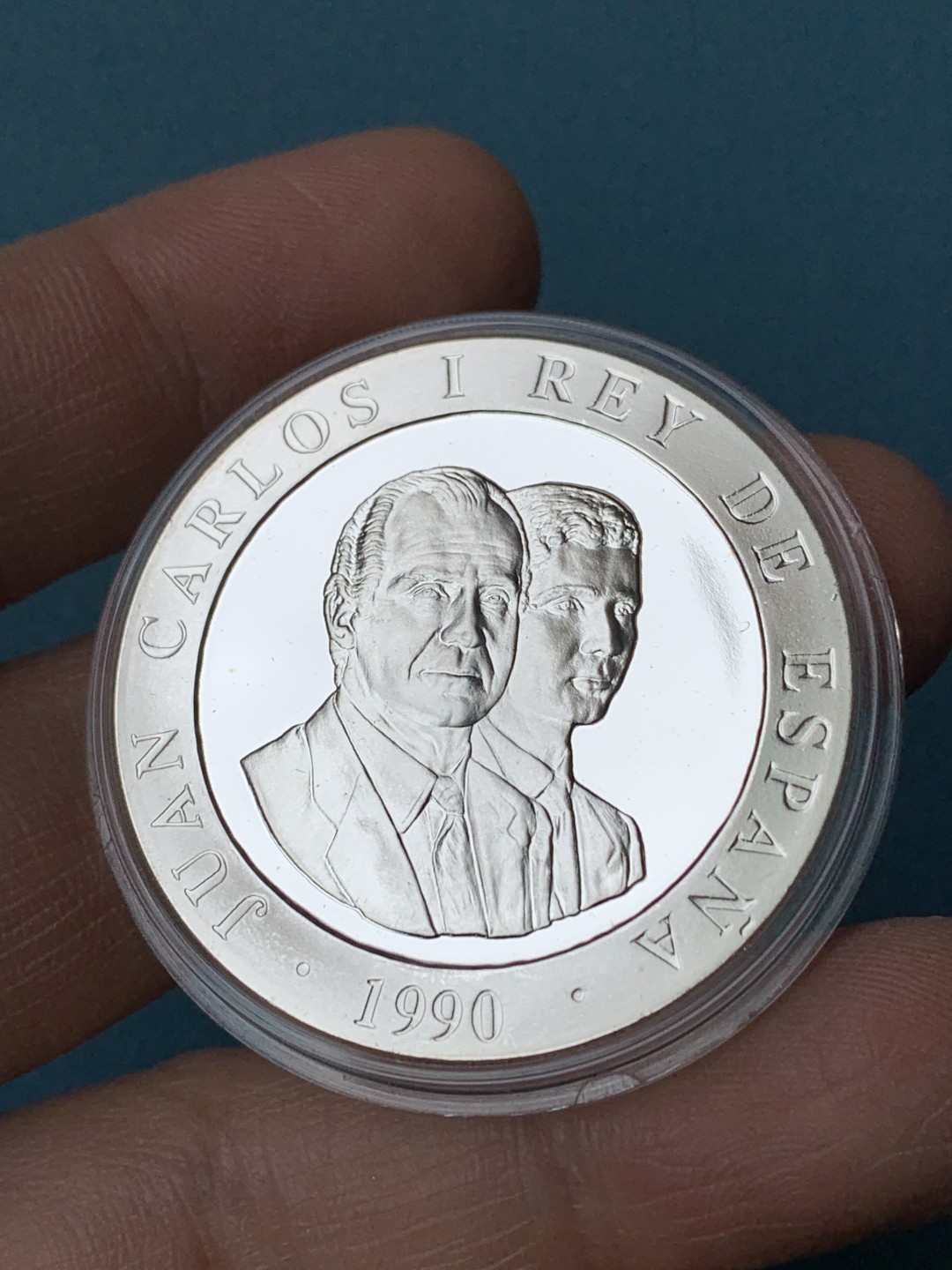 《竞宝斋》第154场-周日，周一，周四 3场 (全场包邮) 西班牙1992年 巴塞罗那奥运足球 2000比塞塔精制大银币 27克 925银