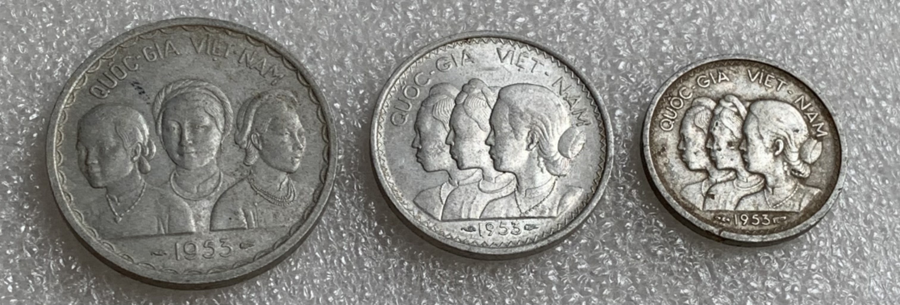 瓶子🏺第87期拍卖会  越南1953年吴庭艳政府三姐妹3枚套（2）