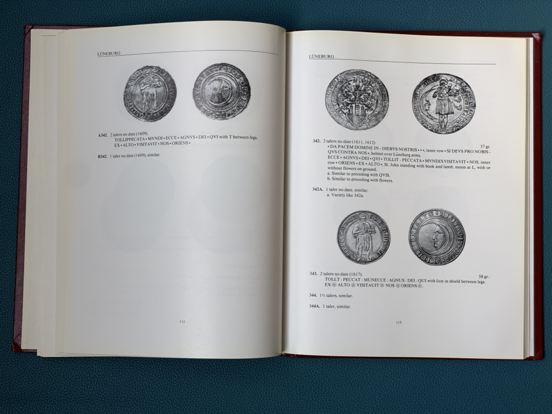《竞宝斋》第154场-周日，周一，周四 3场 (全场包邮) 绝版书籍 达文波特 大直径银币目录 近全新，这本书更少见，国外也难寻，16世纪--19世纪，书籍为精装厚皮，纸张优良，很多稀少评级币此书均有收录，十分难得，值得收藏