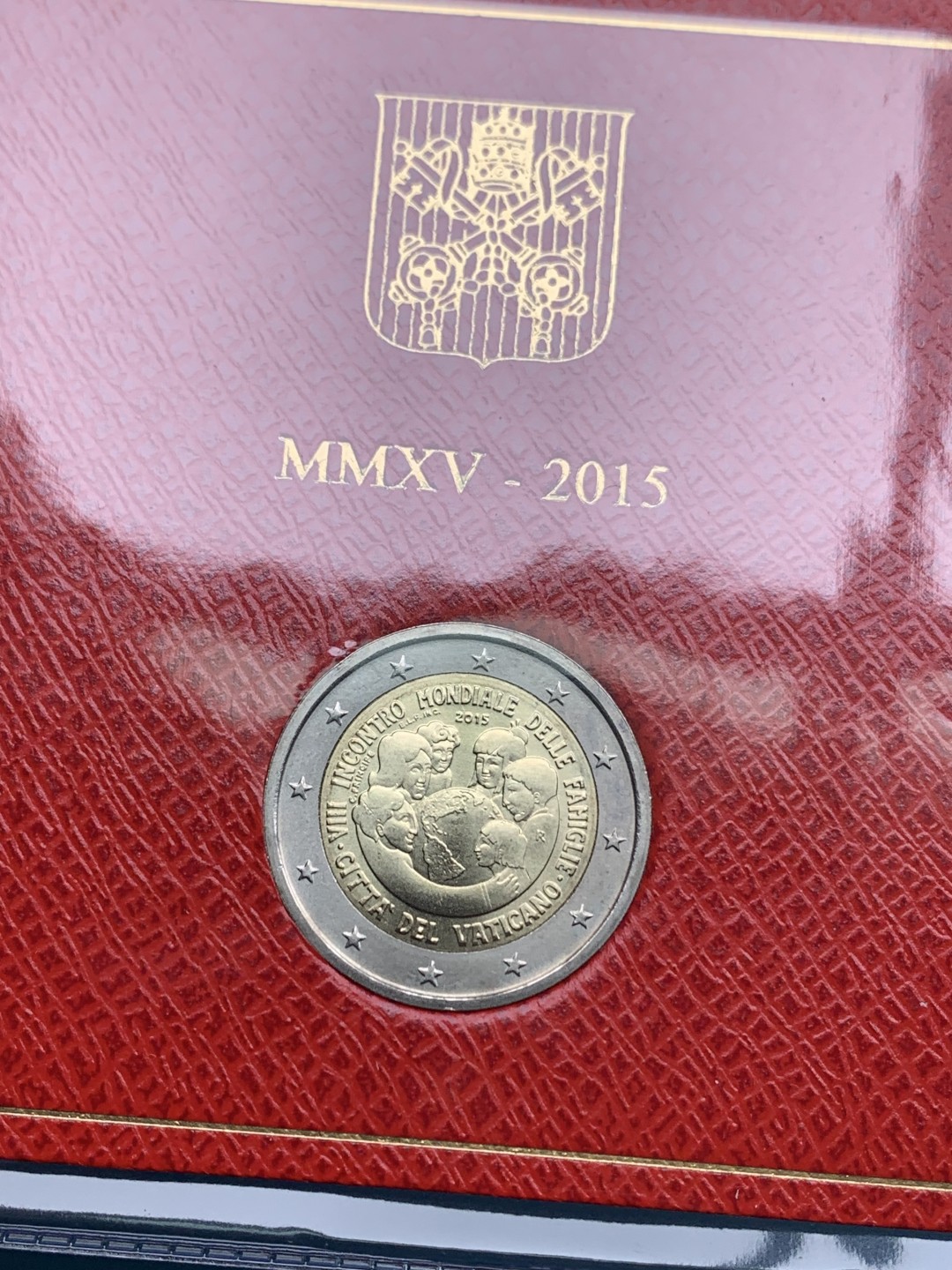 《竞宝斋》第154场-周日，周一，周四 3场 (全场包邮) 梵蒂冈2015年 2欧元 世界家庭日纪念币 梵蒂冈的都非常少见