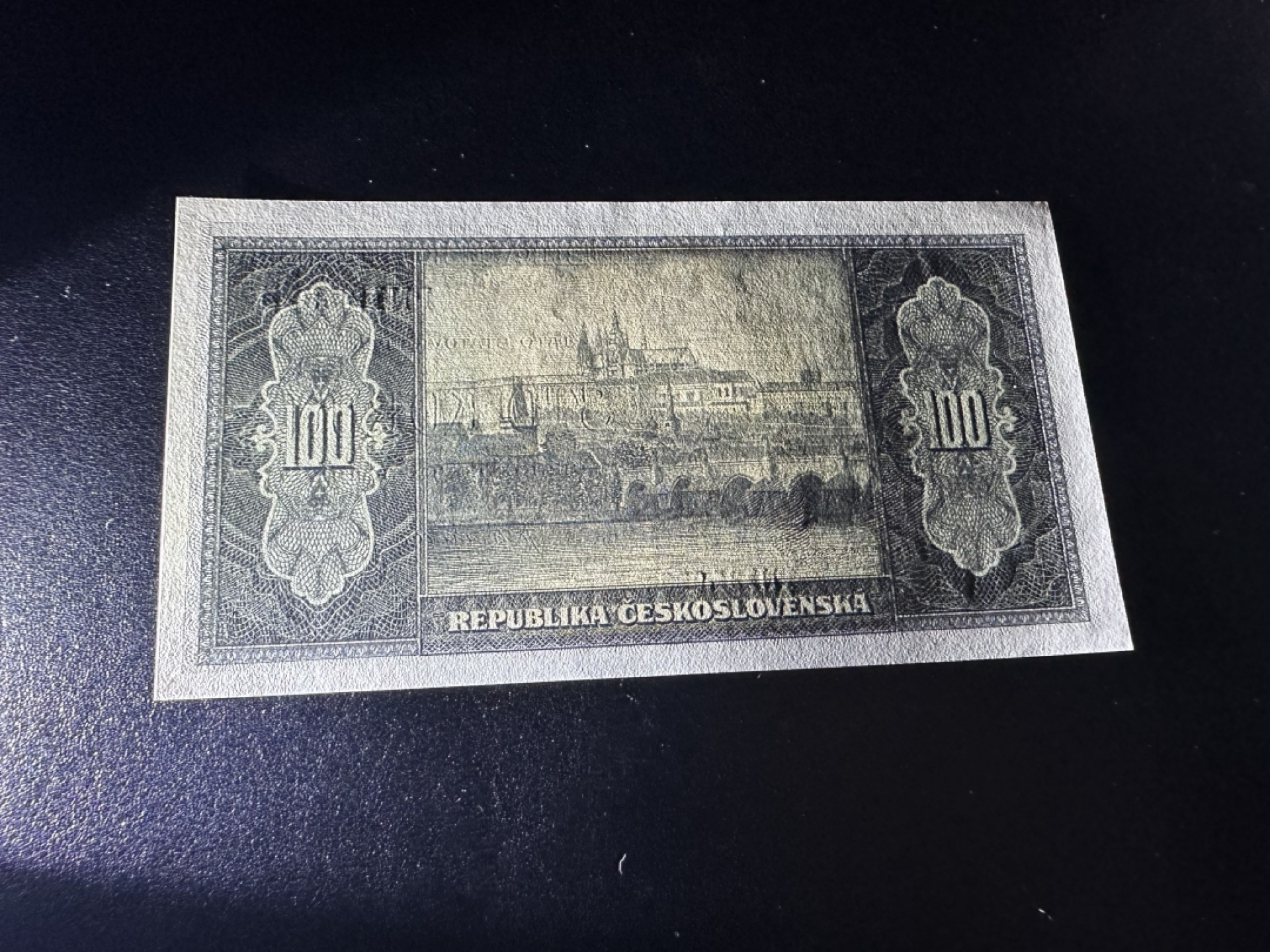 《外钞收藏家》第二百六十一期（连拍第一场） 1945年捷克斯洛伐克100克朗 全新UNC