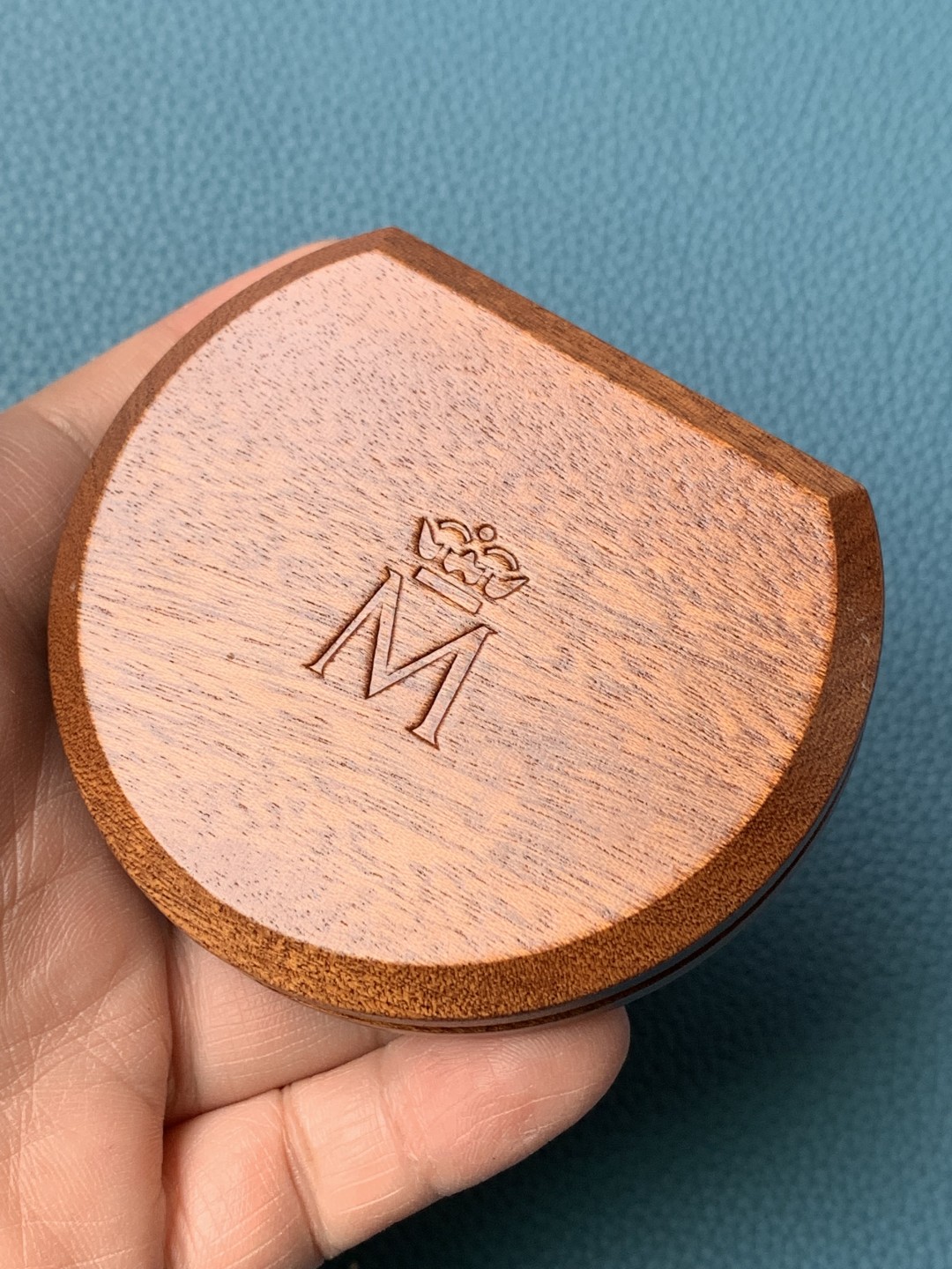 《竞宝斋》第154场-周日，周一，周四 3场 (全场包邮) 西班牙2000年 迎接千禧年 1500比塞塔八角型精制大银币