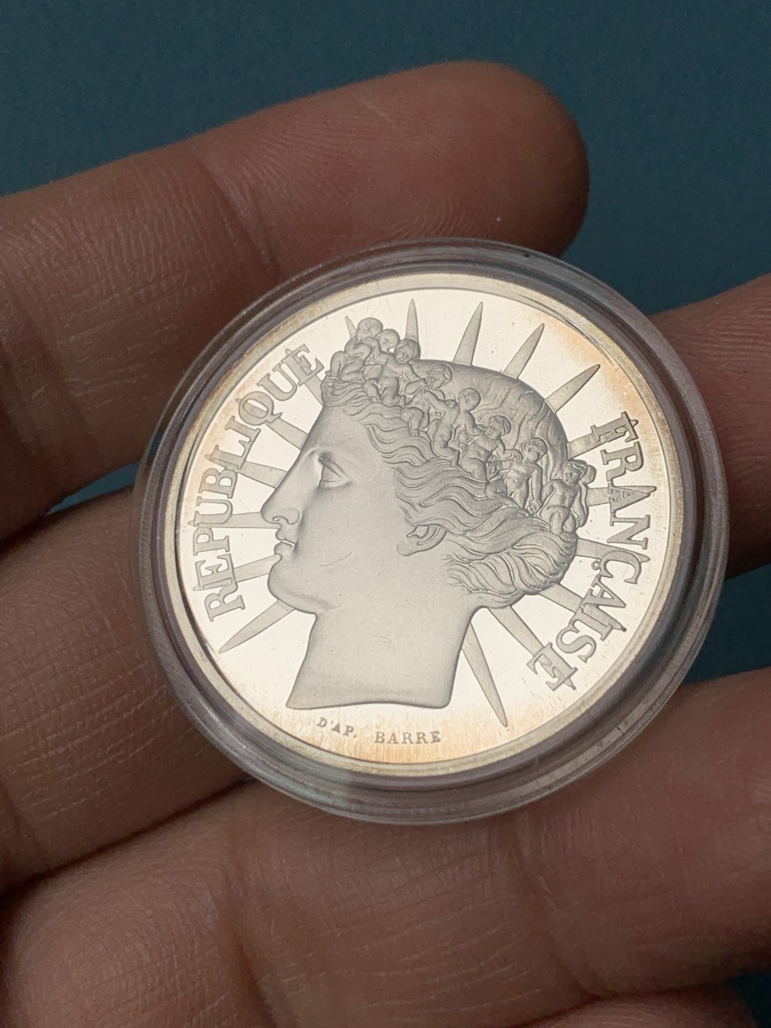 《竞宝斋》第154场-周日，周一，周四 3场 (全场包邮) 法国1988年 自由女神 100法郎精制币 红盒子证书