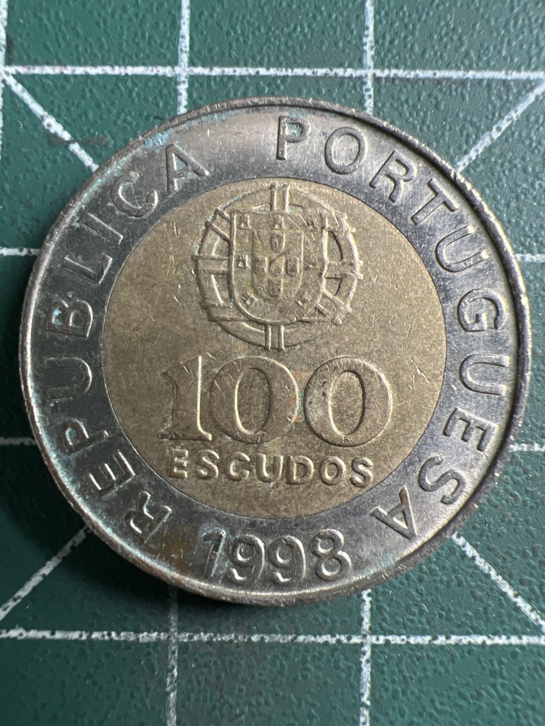 泡泡堂微拍第一 二 六幕硬币捡漏可累计专场👿👿，累计满二十元包邮，接受代拍业务 葡萄牙100埃斯库多 双色