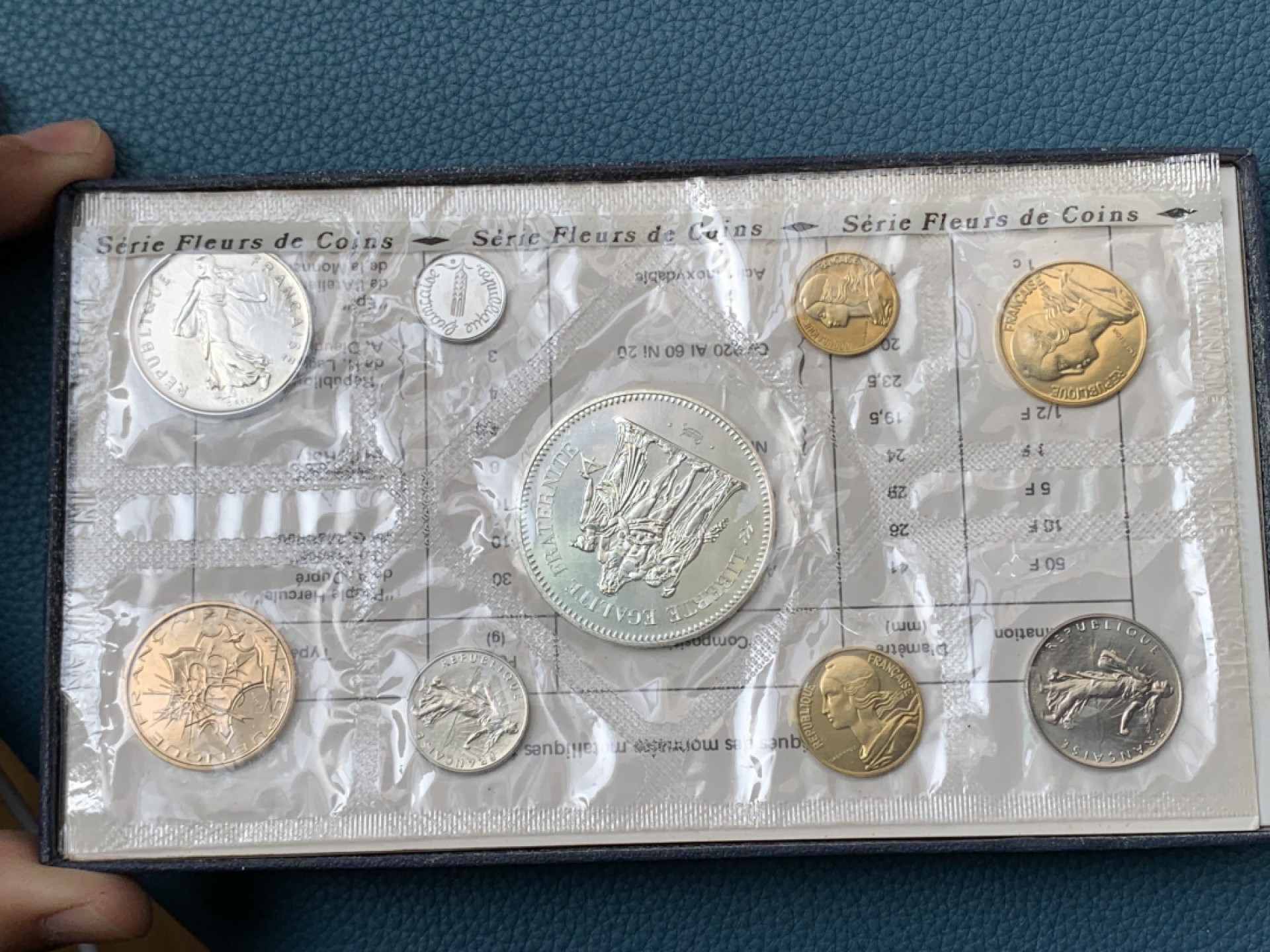 《竞宝斋》第154场-周日，周一，周四 3场 (全场包邮) 法国1974年 九枚套 大力神50法郎套币 造币厂封装状态一流