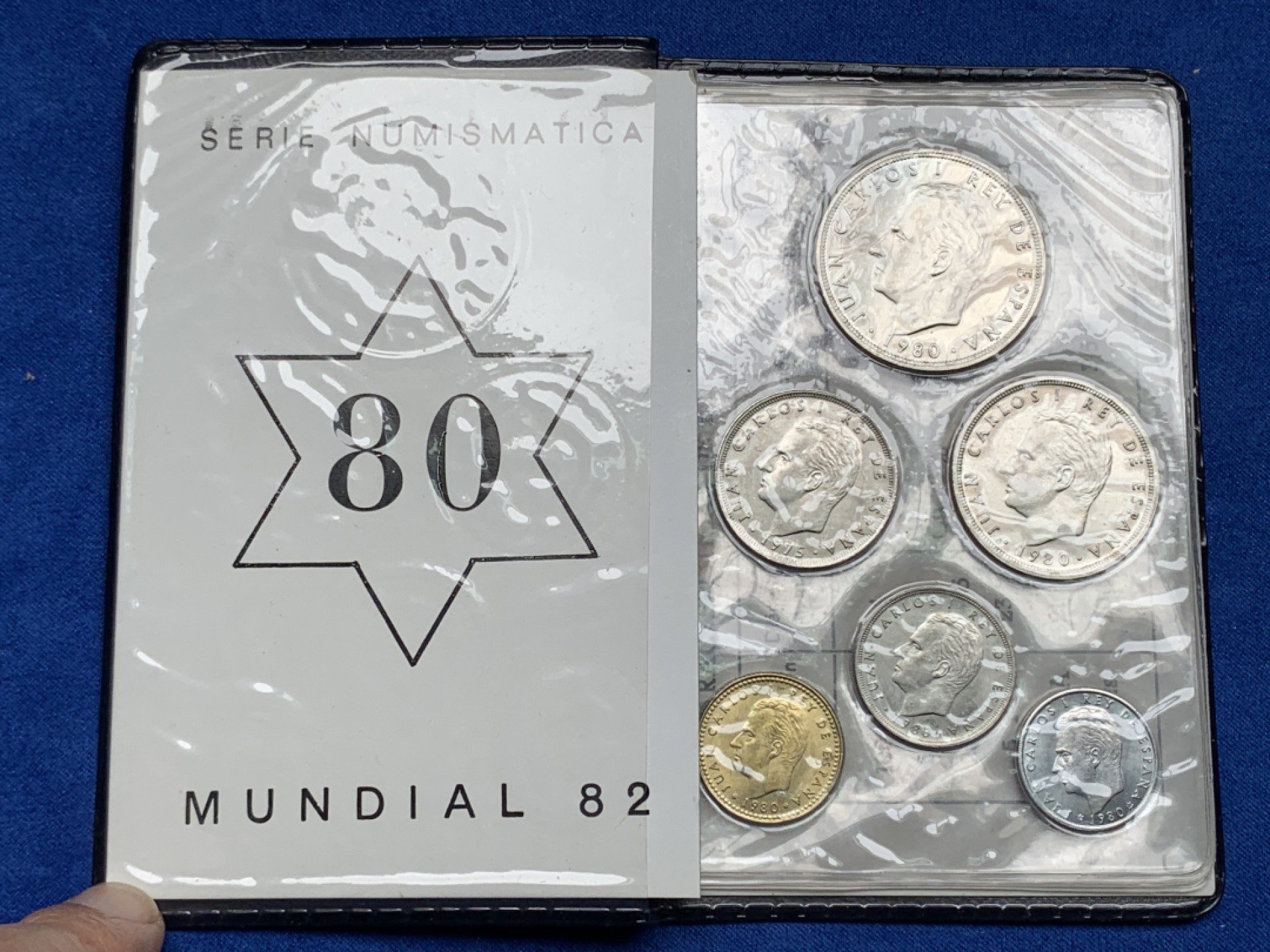 《竞宝斋》第154场-周日，周一，周四 3场 (全场包邮) 西班牙世界杯 1980年 六枚套 黑本装