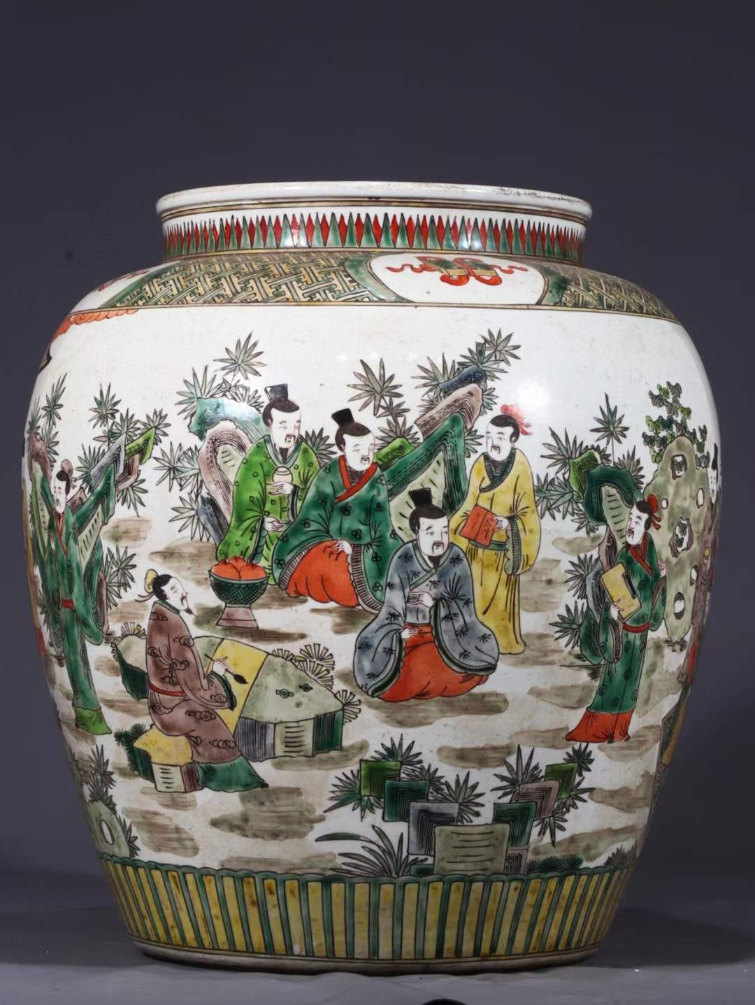 美品·款识“大明嘉靖年制”精工细作满工五彩通景人物故事纹罐。