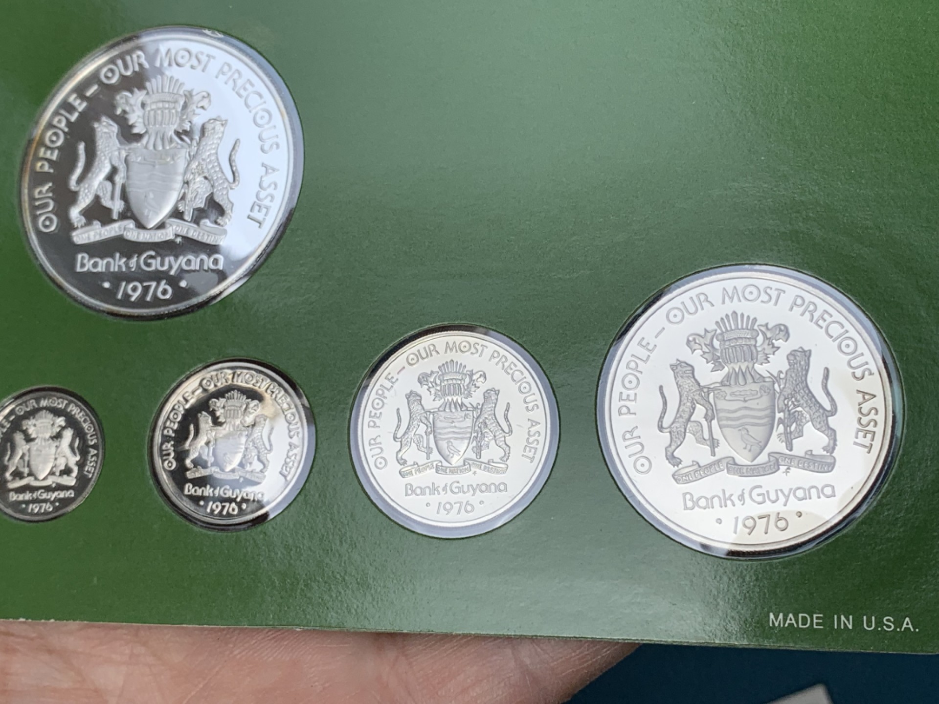 《竞宝斋》第154场-周日，周一，周四 3场 (全场包邮) 圭亚那1976年  八枚套精制币 其中最大两枚都是银币