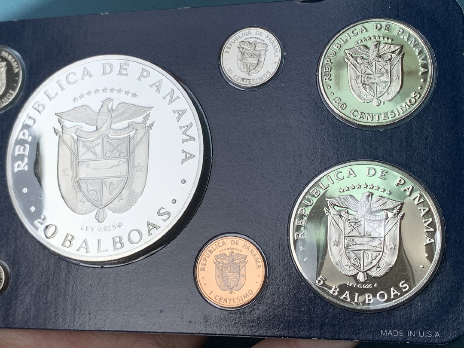 《竞宝斋》第154场-周日，周一，周四 3场 (全场包邮) 巴拿马1975年 九枚套精制币 其中三枚最大的都是925银币 分别重129.59g/35.12g/26.73g