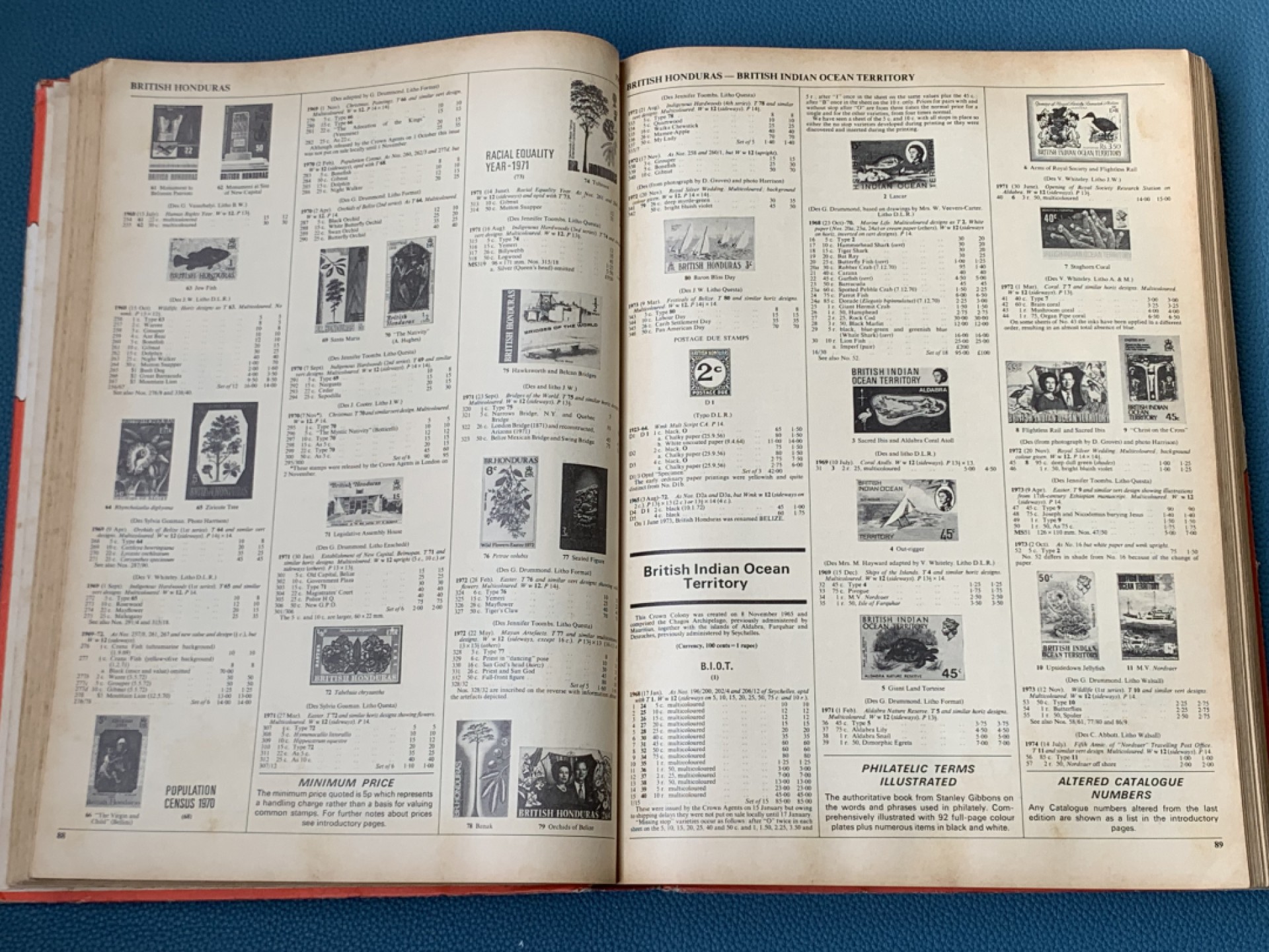 《竞宝斋》第154场-周日，周一，周四 3场 (全场包邮) 早期英国邮票目录大全 1983年 715页 16开