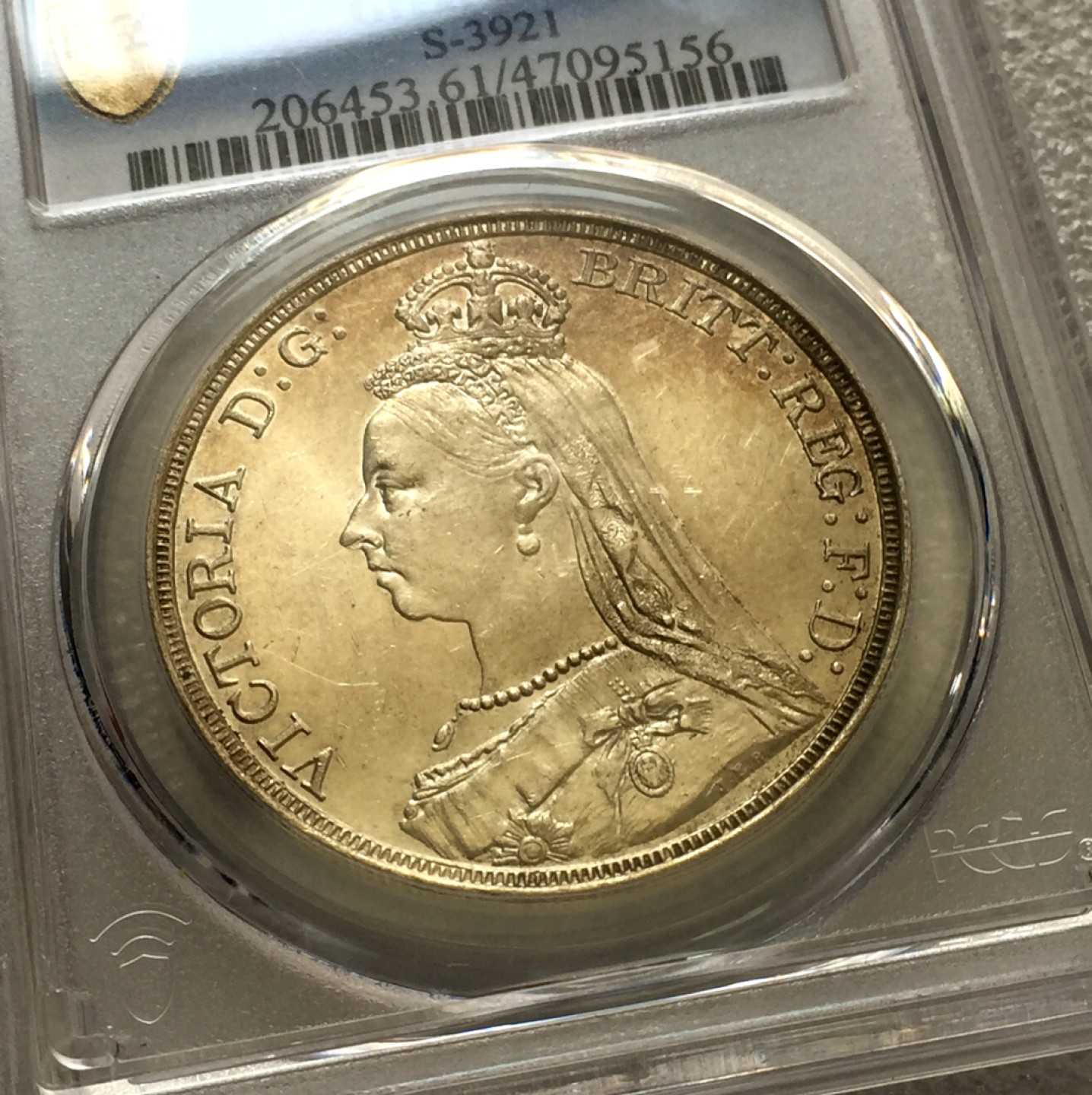 方圆集藏第三期专场 11240-PCGS61分英国1889年维多利亚高冠版马剑银币