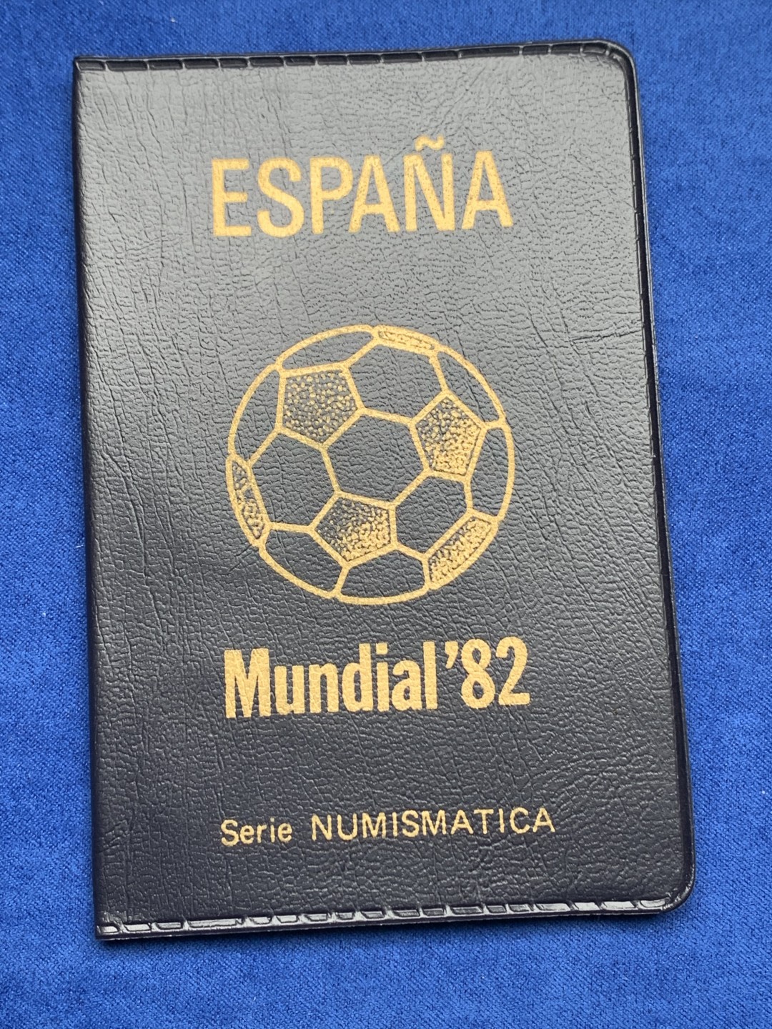 《竞宝斋》第154场-周日，周一，周四 3场 (全场包邮) 西班牙世界杯 1980年 六枚套 黑本装