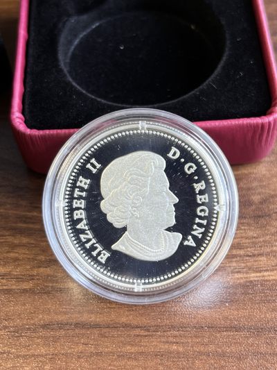 【海寧潮】加拿大2015年金光菊露水镶嵌水晶彩色精制纪念银币，原价800.9999银，31.39克，发行10000枚