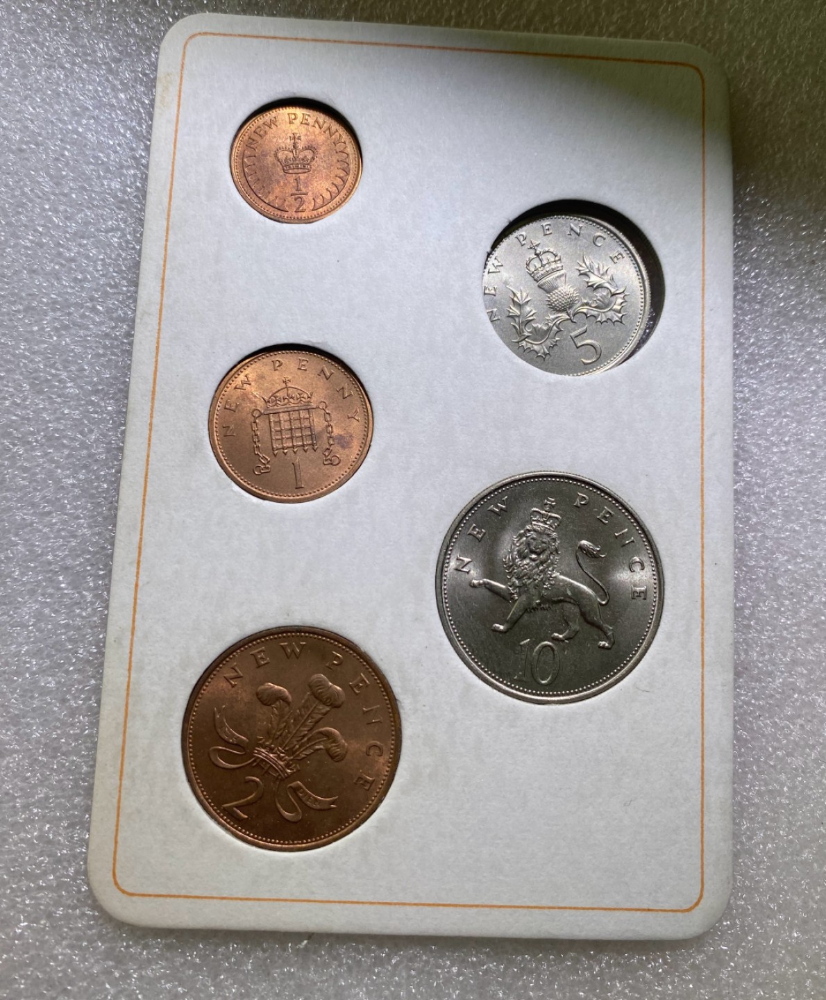 方圆集藏第三期专场 6385-英国1971便士套币一本