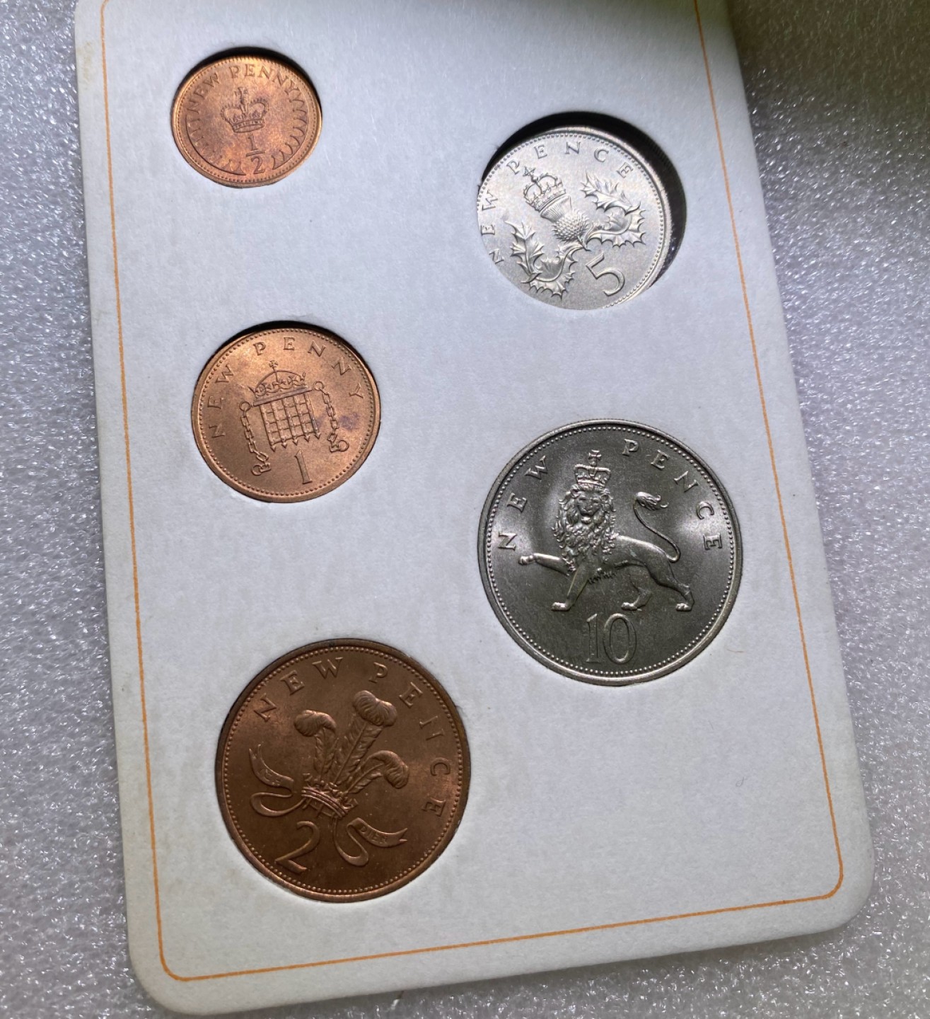 方圆集藏第三期专场 6385-英国1971便士套币一本