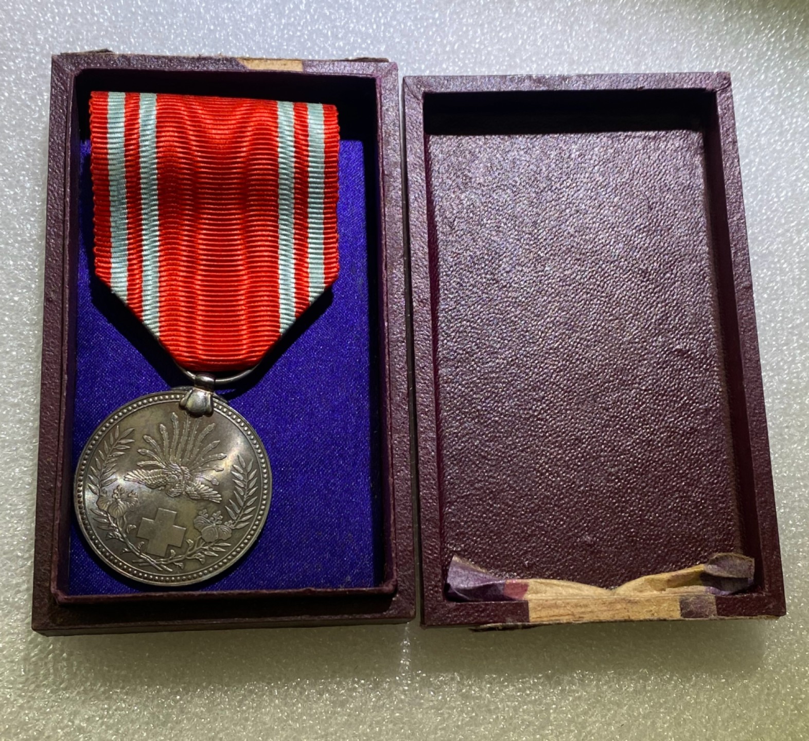 方圆集藏第三期专场 4889-日本1888年赤十字会章