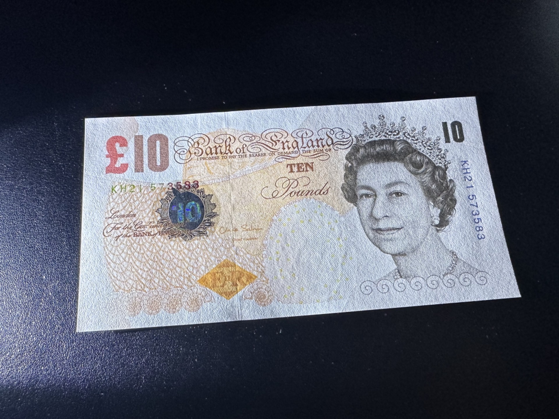 《外钞收藏家》第二百六十二期（连拍第二场） 英国E序列10镑 达尔文 全新UNC