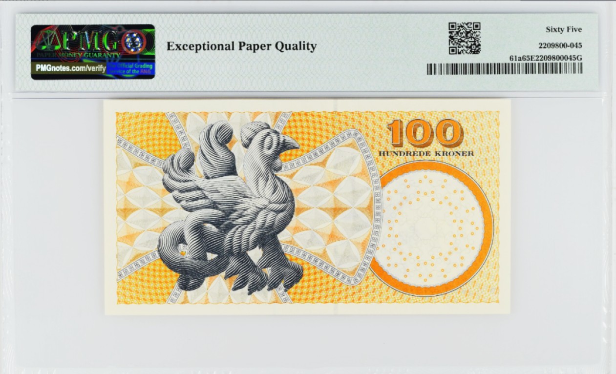 《张总收藏》98期——外币强钞100拍 丹麦2002年Pick-61a第一签名100克朗PMG65E无47 低评了 居中很好的，丹麦作曲家尼尔森，背面半蛇半鸡的石头浮雕