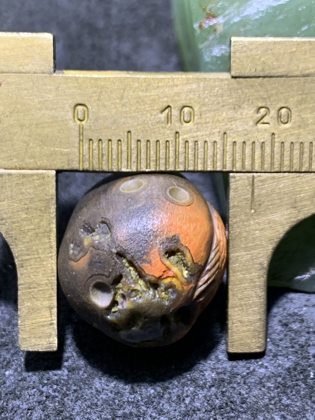 精美亚光原皮天眼纹战国红玛瑙雕刻手工俏色巧雕富贵有余吊坠一个，