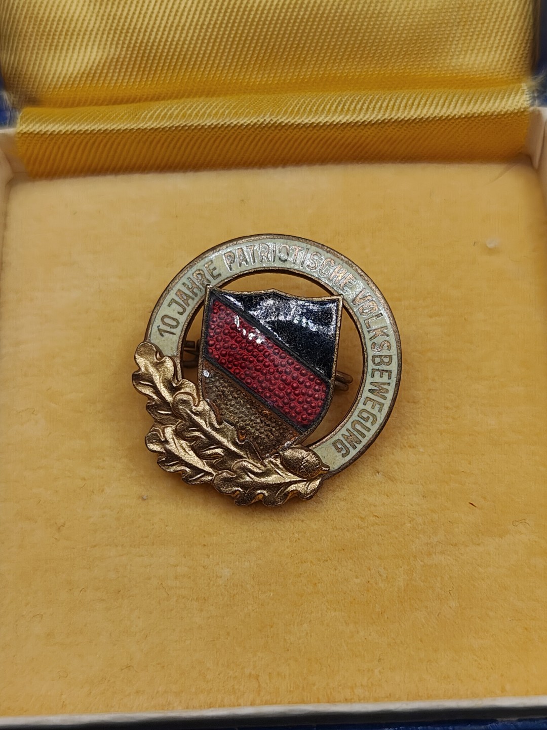 全场0元起拍 第48期 咸鱼国勋章拍卖专场 4月19日（周三）下午6：00开始 东德爱国民众运动10周年纪念珐琅章