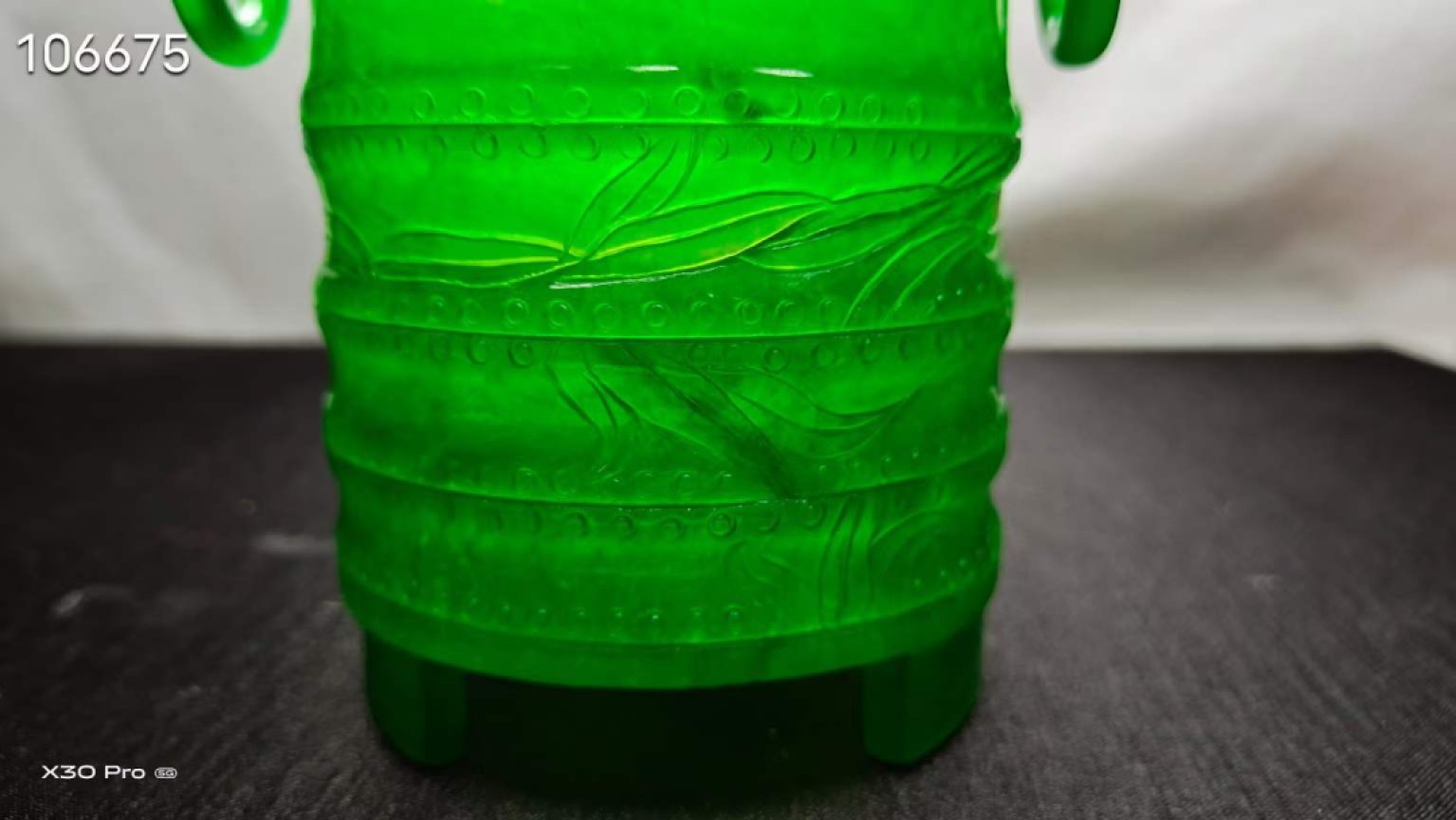 龙石种帝王绿超大超厚翡翠笔筒“一统天下”摆件，水头超好，超级完美
