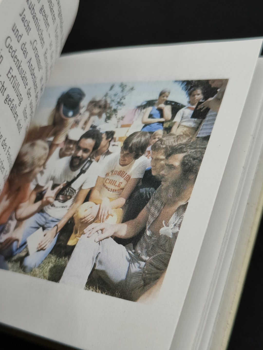 全场0元起拍 第48期 咸鱼国勋章拍卖专场 4月19日（周三）下午6：00开始 东德fdj迷你书 350页左右