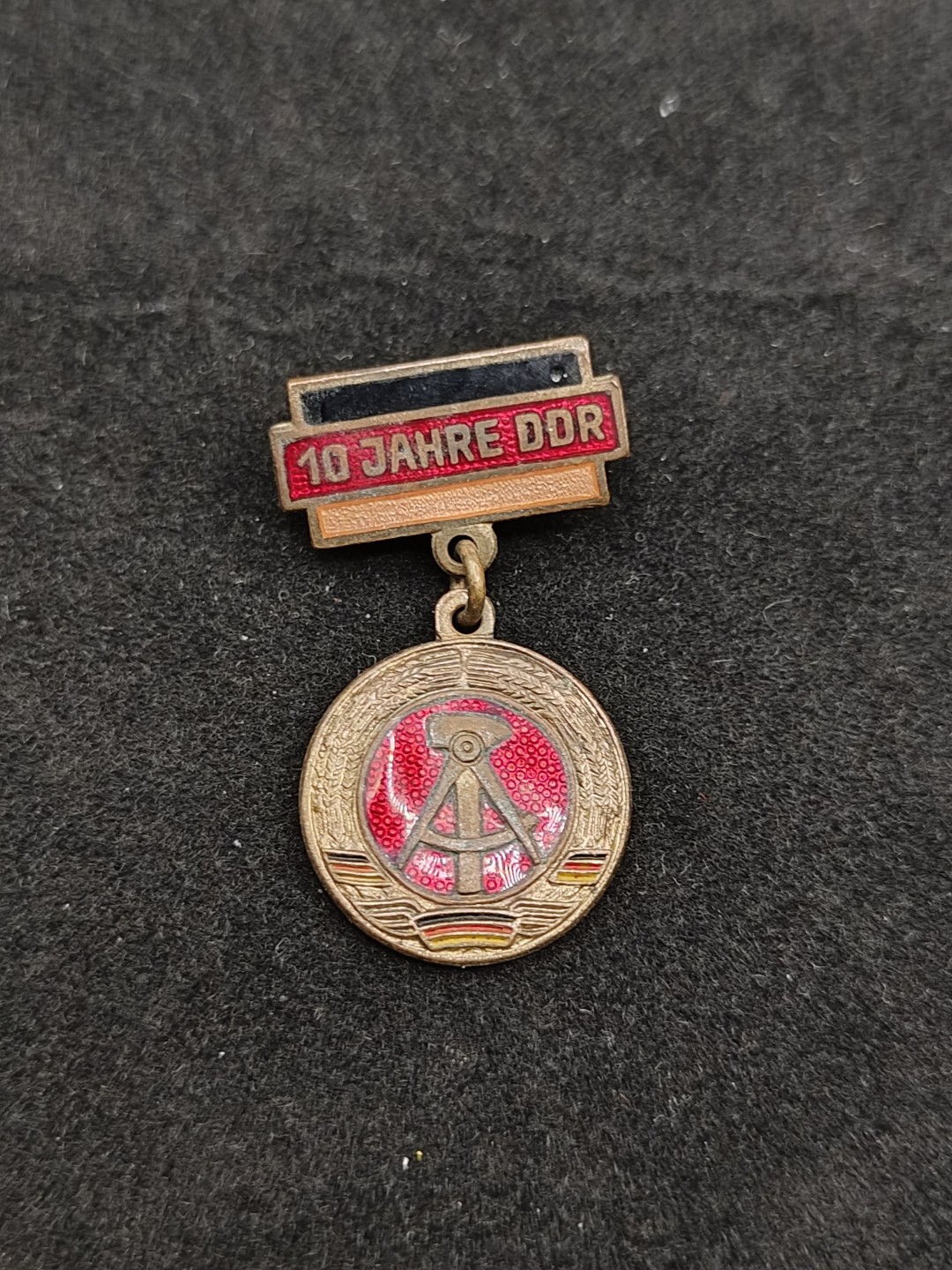 全场0元起拍 第48期 咸鱼国勋章拍卖专场 4月19日（周三）下午6：00开始 东德建国10周年纪念珐琅章 早期