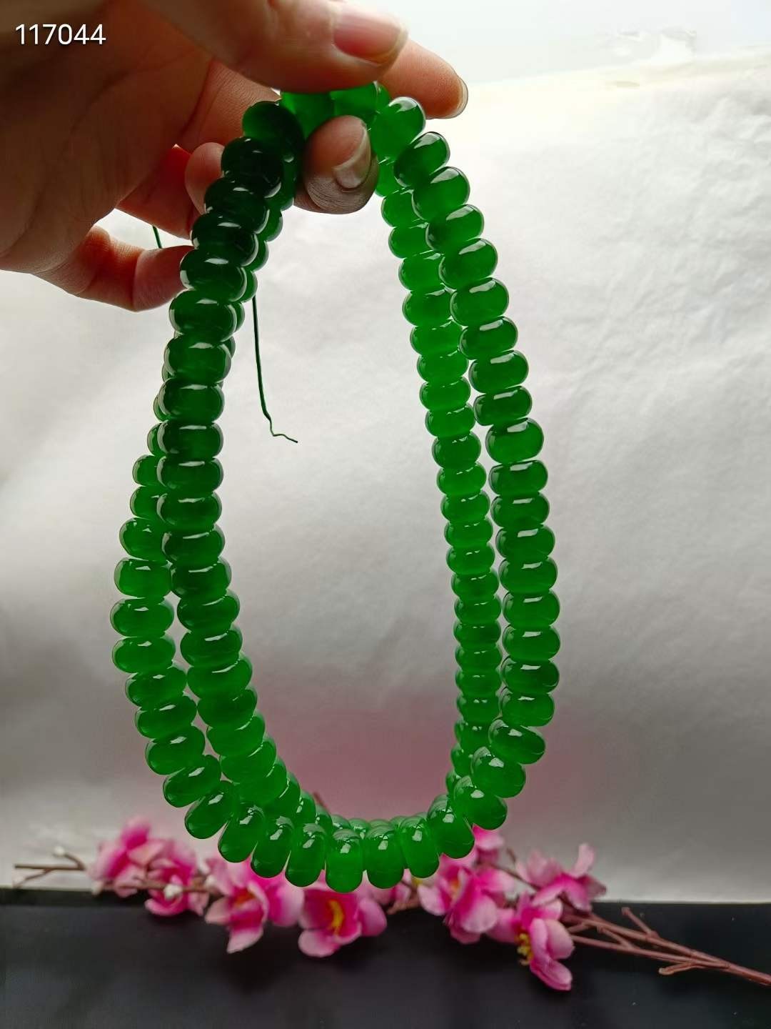 顶级龙石种祖母绿翡翠算盘珠佛珠108颗，珠子直径12mm，水头超好，超级完美