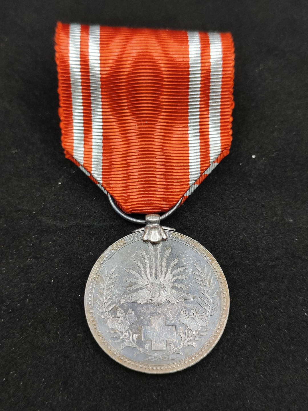 全场0元起拍 第48期 咸鱼国勋章拍卖专场 4月19日（周三）下午6：00开始 赤十字社员章 银制